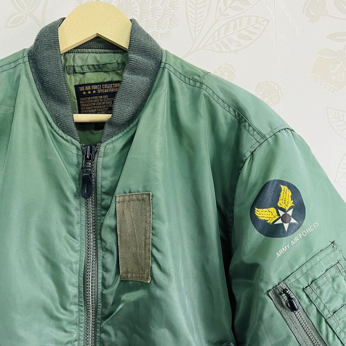 Japanese Brand Vintage Army Air Force Distressed Bomber Fly Jacket Size US L / EU 52-54 / 3 - 5 Thumbnail