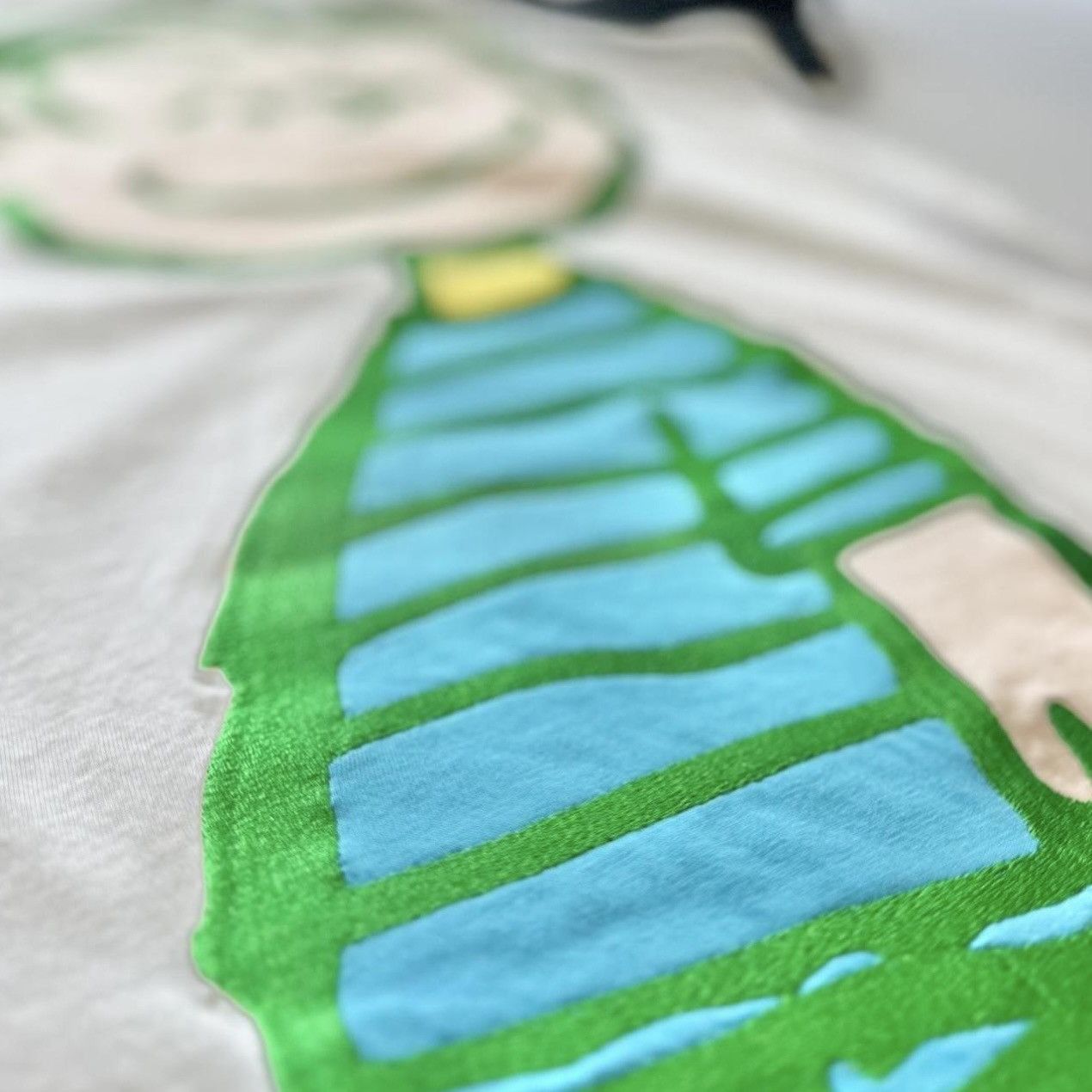 Iceberg ICEBERG White Tee w/Embroidered Linus van Pelt- Fits like L Size US L / EU 52-54 / 3 - 2 Thumbnail