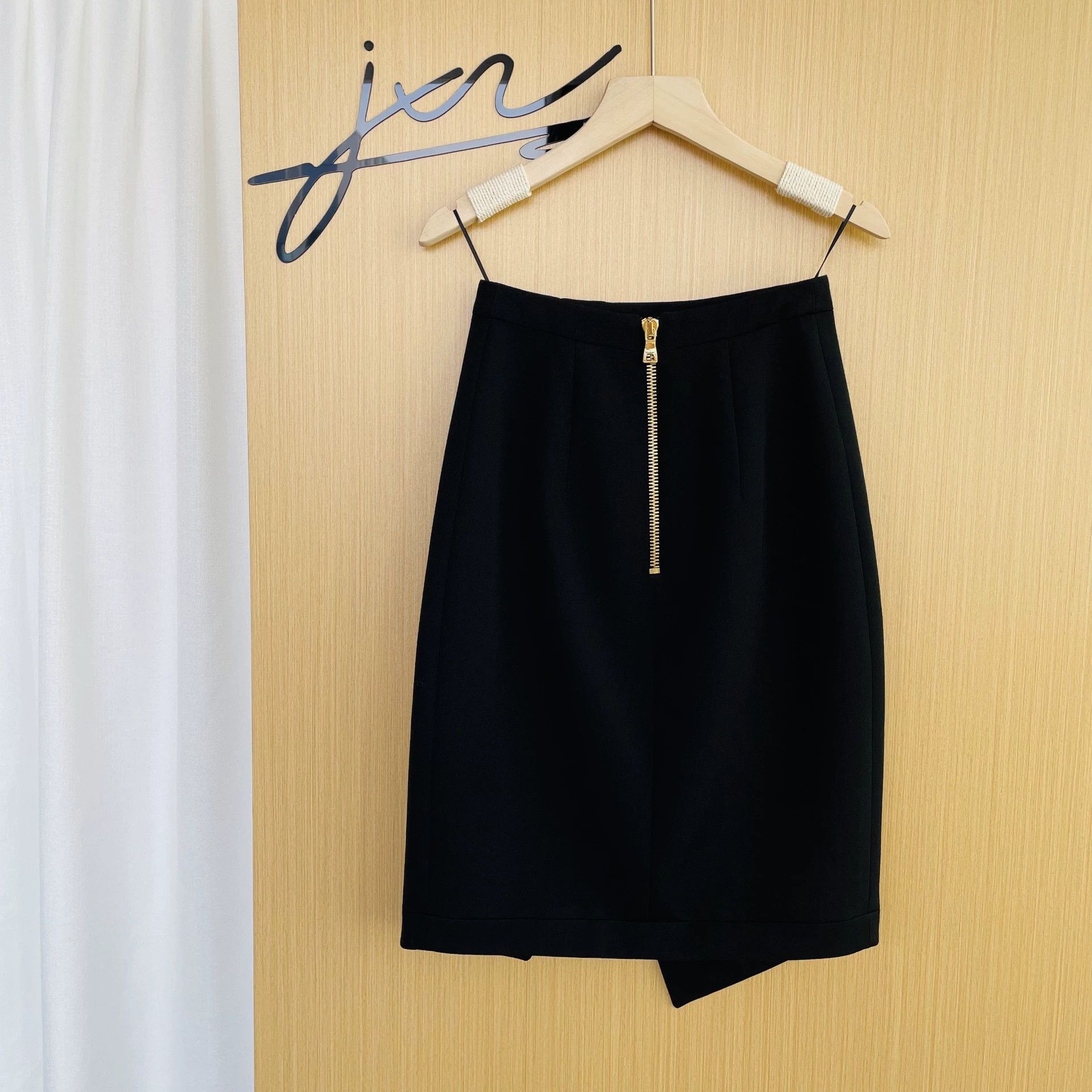 Balmain Balmain Gold Button Wool Black Skirt Women Size 34 Size 24" / US 00 / IT 34 - 2 Thumbnail