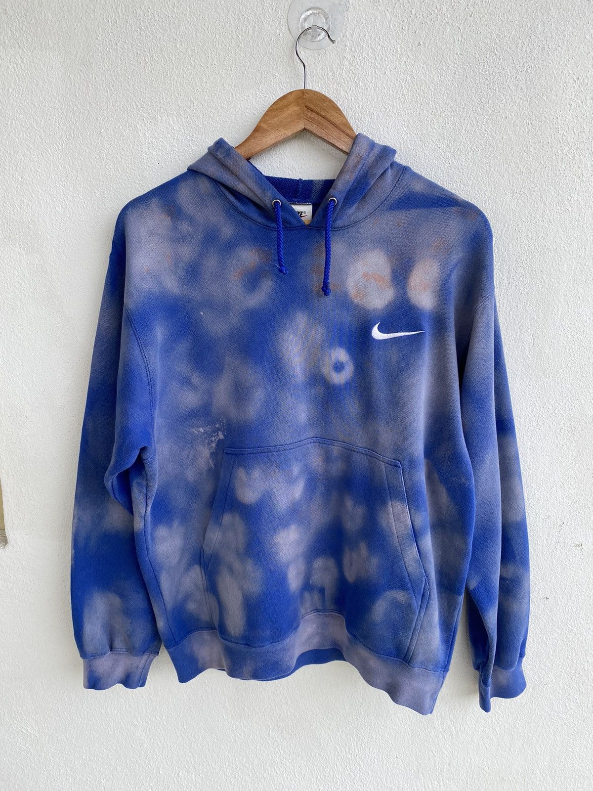 Nike × Vintage Vintage Nike Embroidered logo tie dye hoodie sweatshirt Size US L / EU 52-54 / 3 - 1 Thumbnail