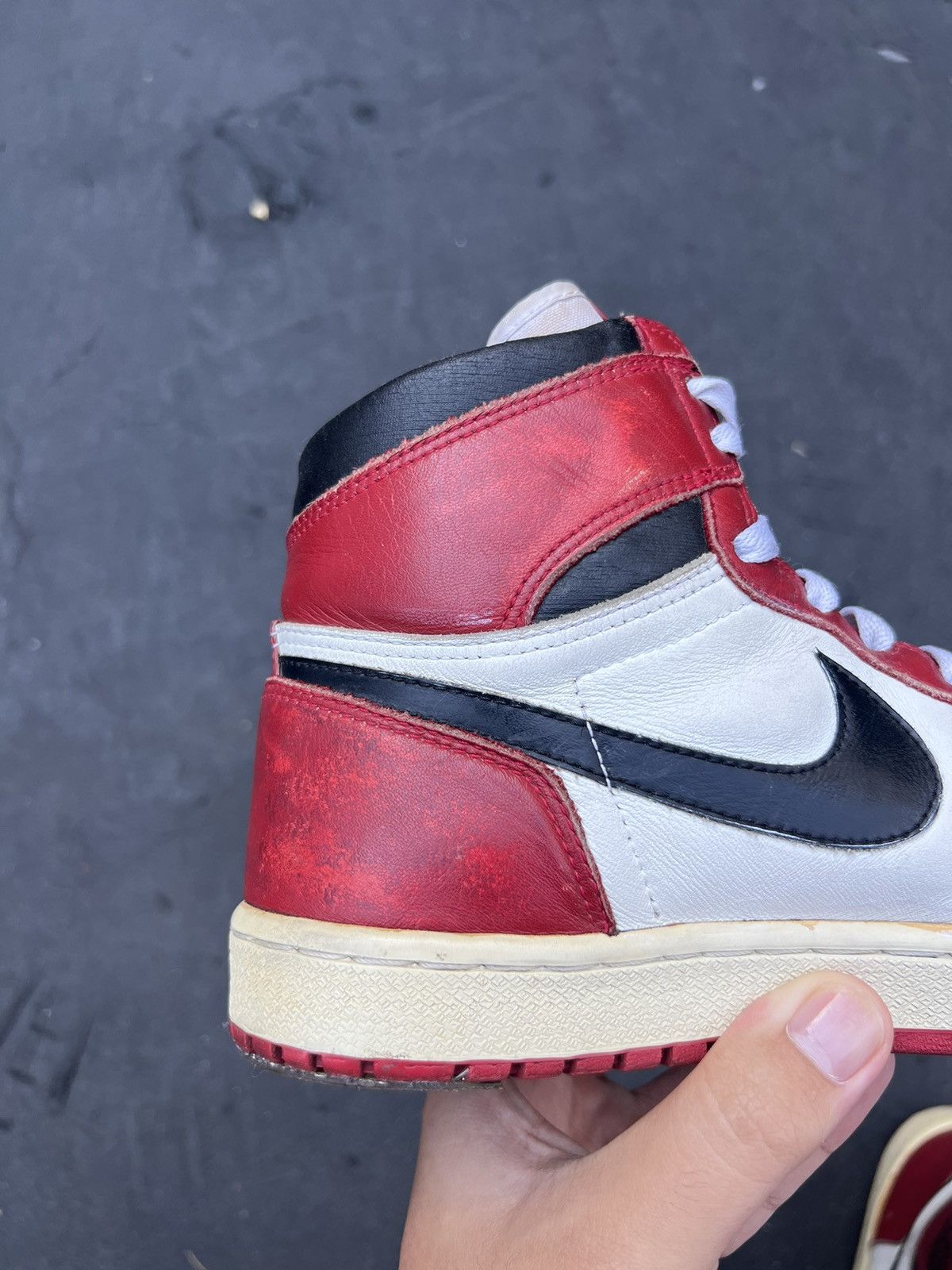 Jordan Brand Jordan 1 OG 1985 Chicago Size US 9.5 / EU 42-43 - 13 Thumbnail