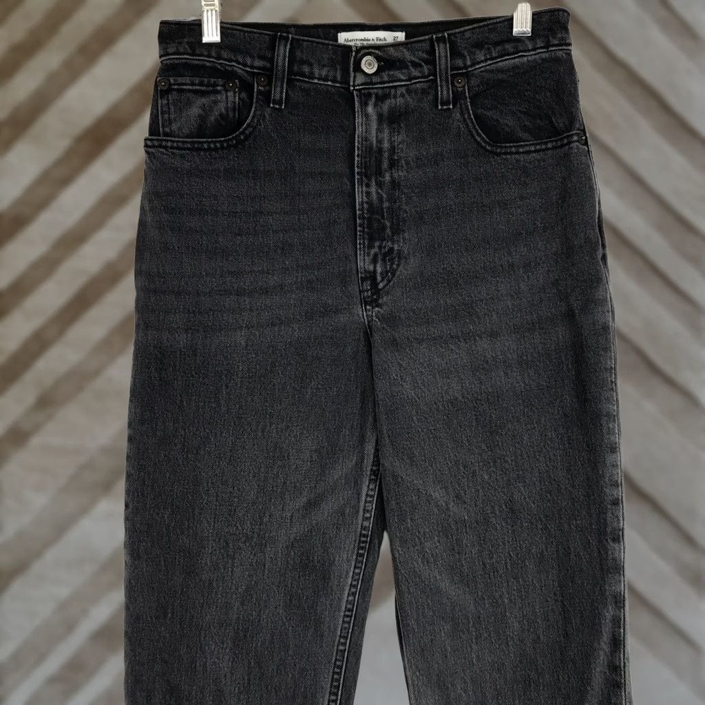 Abercrombie & Fitch Abercrombie & Fitch The 90s Straight Ultra High Rise Washed Black Jeans 27 4XL Size 27" / US 4 / IT 40 - 1 Thumbnail
