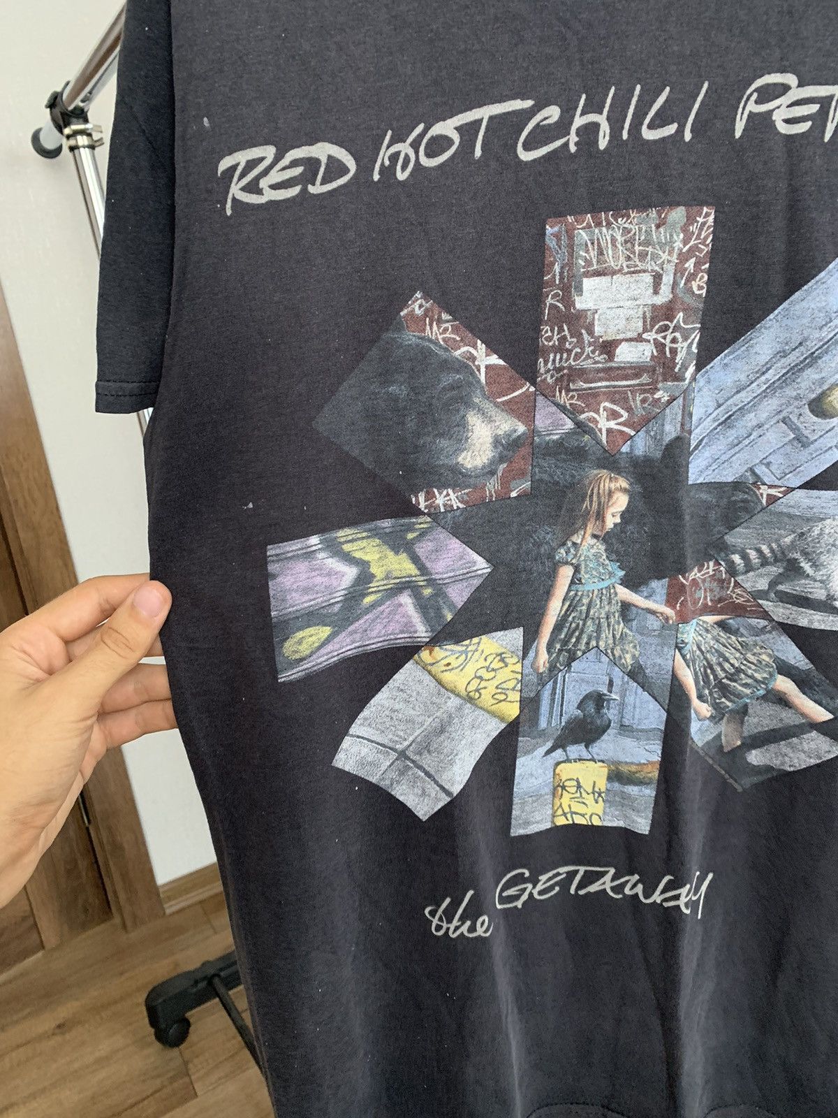 Band Tees × Vintage Red Hot Chili Peppers Getaway Band T-Shirt Tee Vintage Size US M / EU 48-50 / 2 - 9 Thumbnail