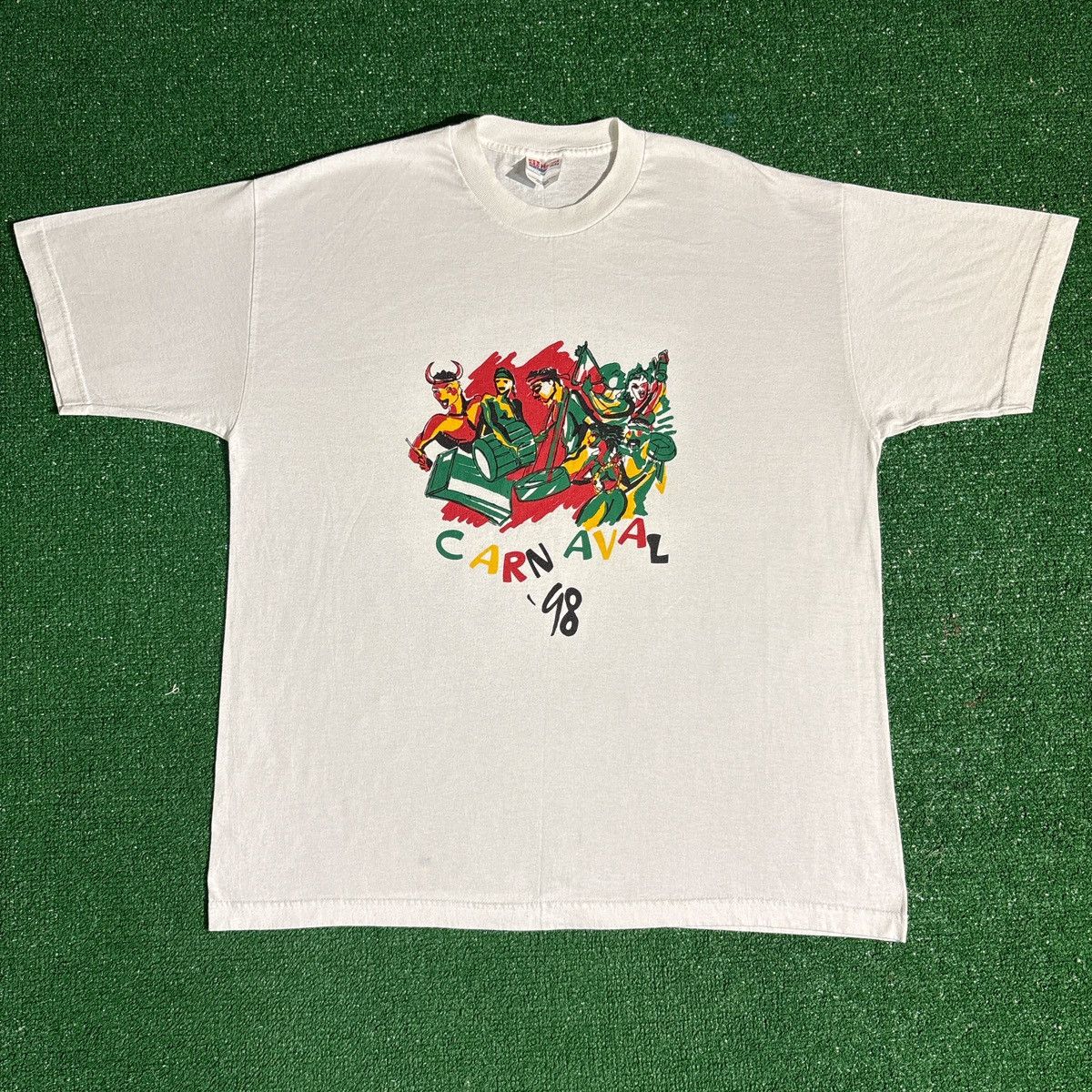 Vintage Vintage 1998 Carnaval White Graphic Tee Size XL Size US XL / EU 56 / 4 - 1 Thumbnail