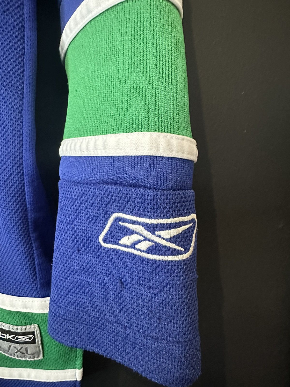 Kanye West × NHL NHL Vancouver Canucks Vintage Ice Hockey Jersey Size US M / EU 48-50 / 2 - 5 Thumbnail