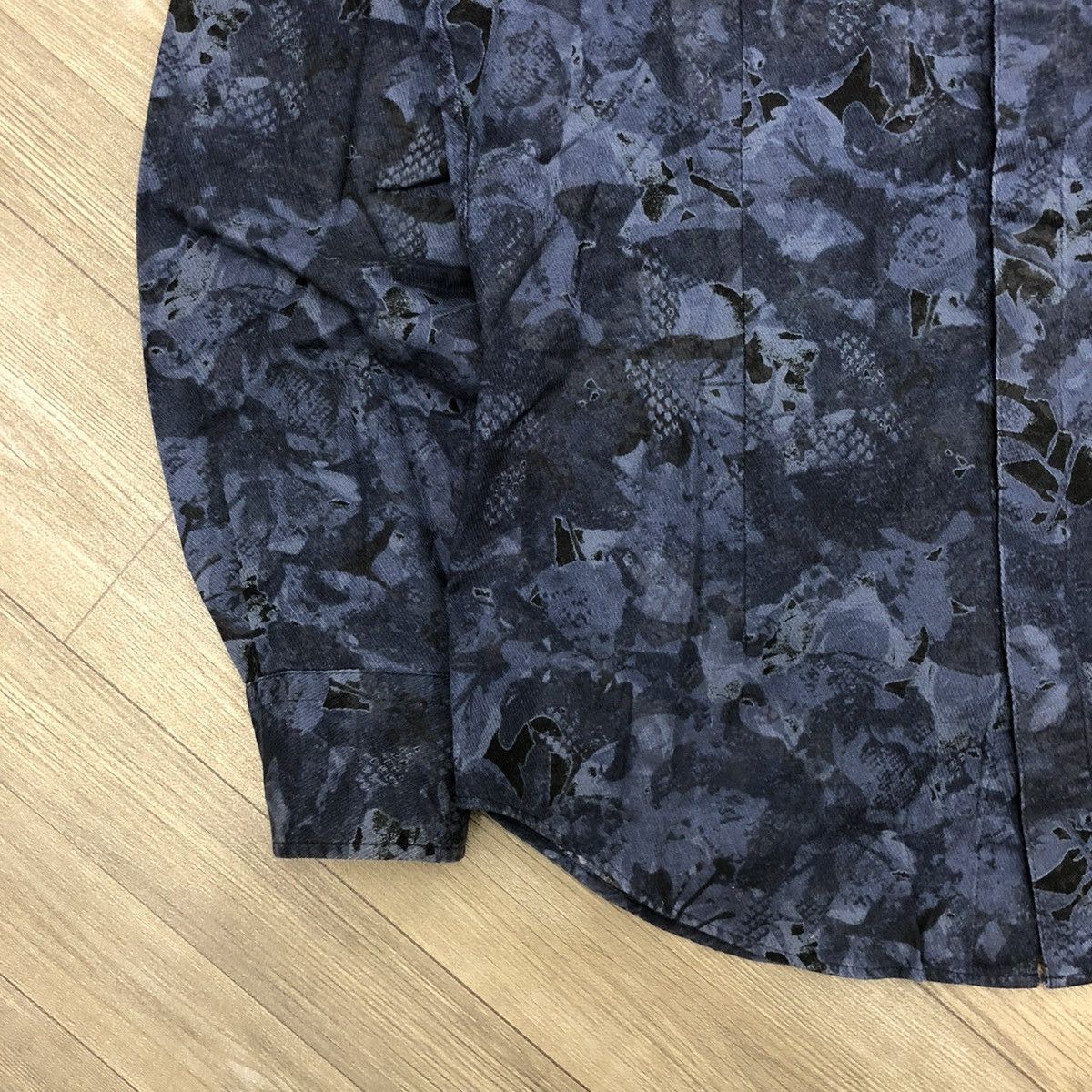 Japanese Brand × Tornado Mart 2000s Tornado Mart Japan Abstract Flowers Button Up Shirt Size US S / EU 44-46 / 1 - 10 Thumbnail