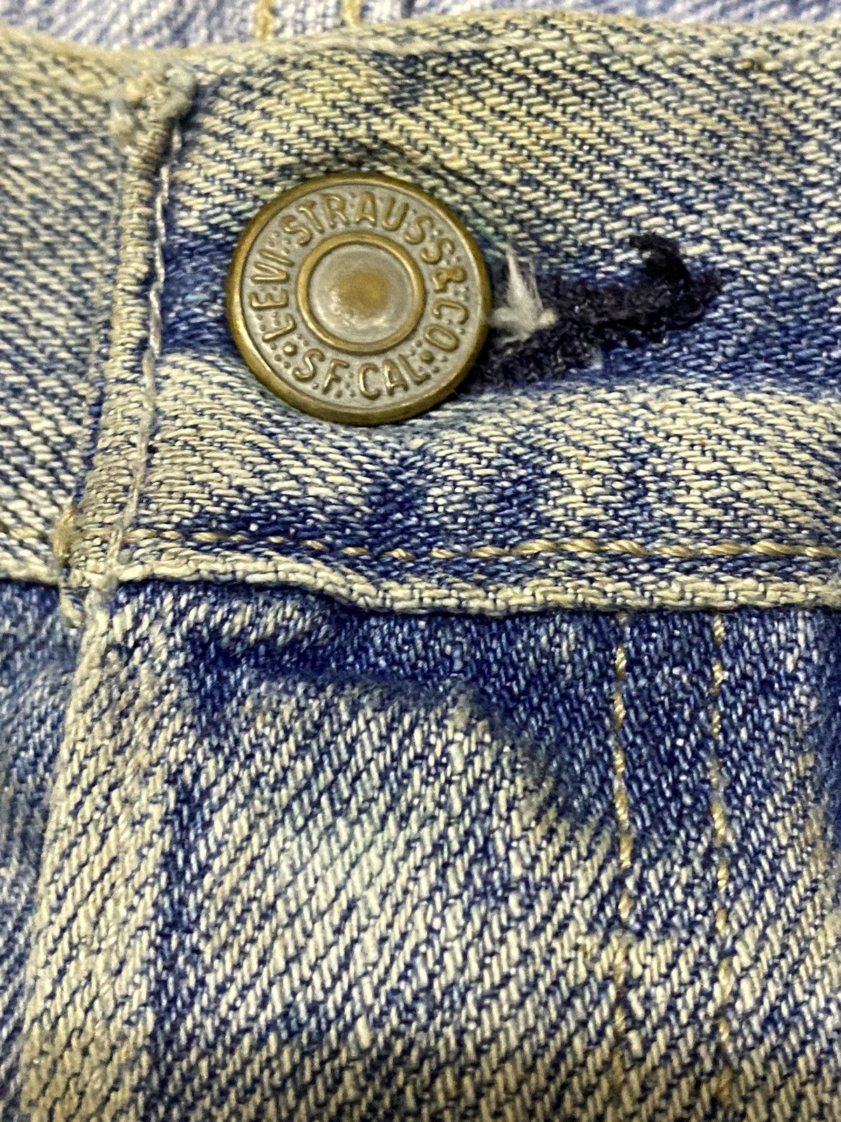 Levi's Vintage Levis501 Blue Faded Wash Baggy Style Jeans Size US 38 / EU 54 - 7 Thumbnail
