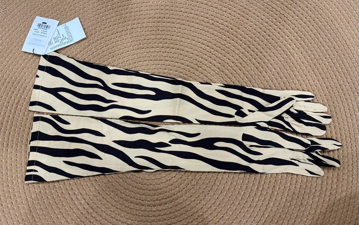 Gucci Zebra Print Twill Gloves Size ONE SIZE - 2 Thumbnail
