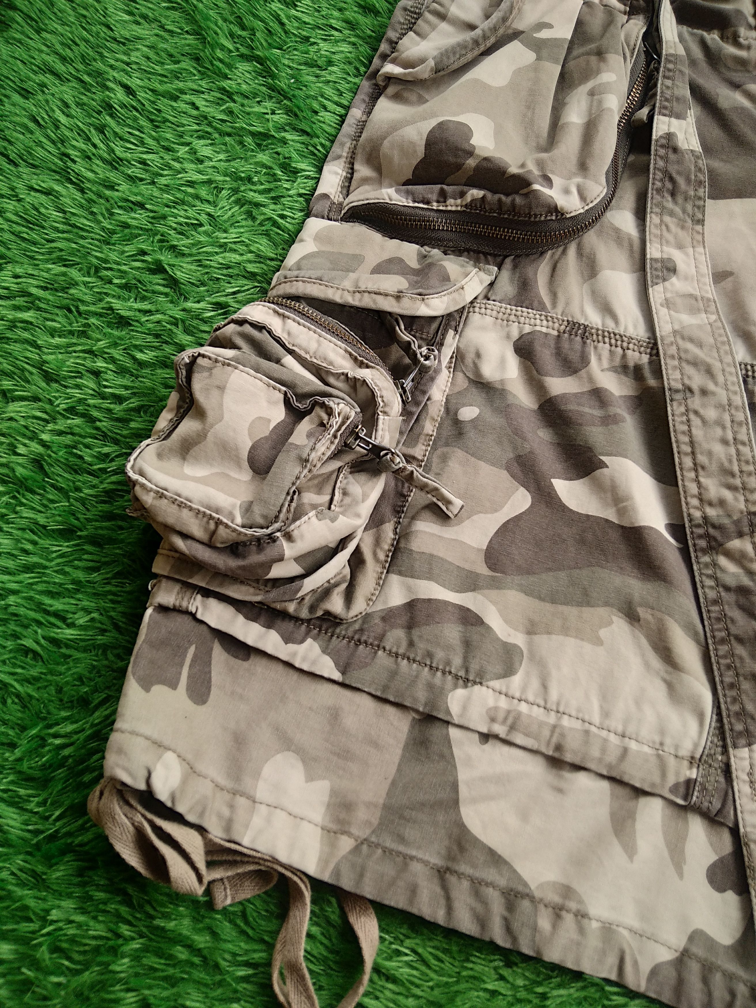 If Six Was Nine × KMRii × Le Grande Bleu (L.G.B.) As Know As Japan Camo Super Wide Leg Bondage Pants Size US 32 / EU 48 - 5 Thumbnail