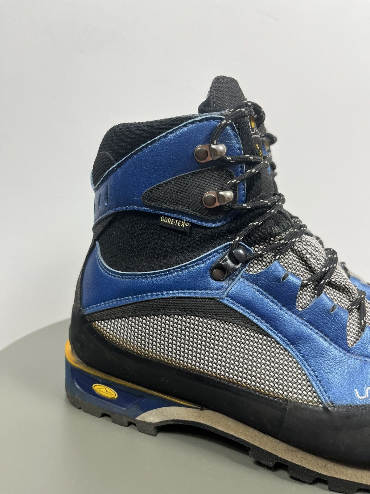 La Sportiva La Sportiva Gore-Tex Mountain Boots Black EU 43 Vibram Sole Size US 10 / EU 43 - 3 Thumbnail