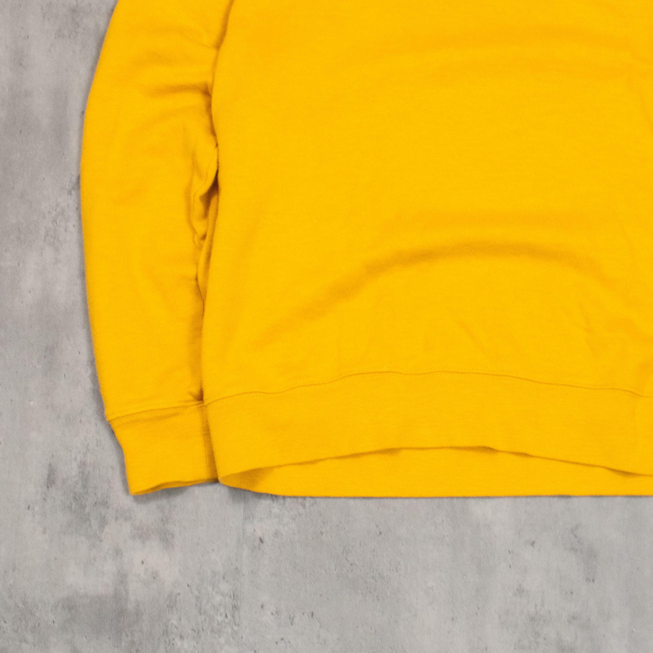 Club Monaco Club Monaco Mustard Yellow Ragland Blank Crewneck Sweater Size US S / EU 44-46 / 1 - 4 Thumbnail