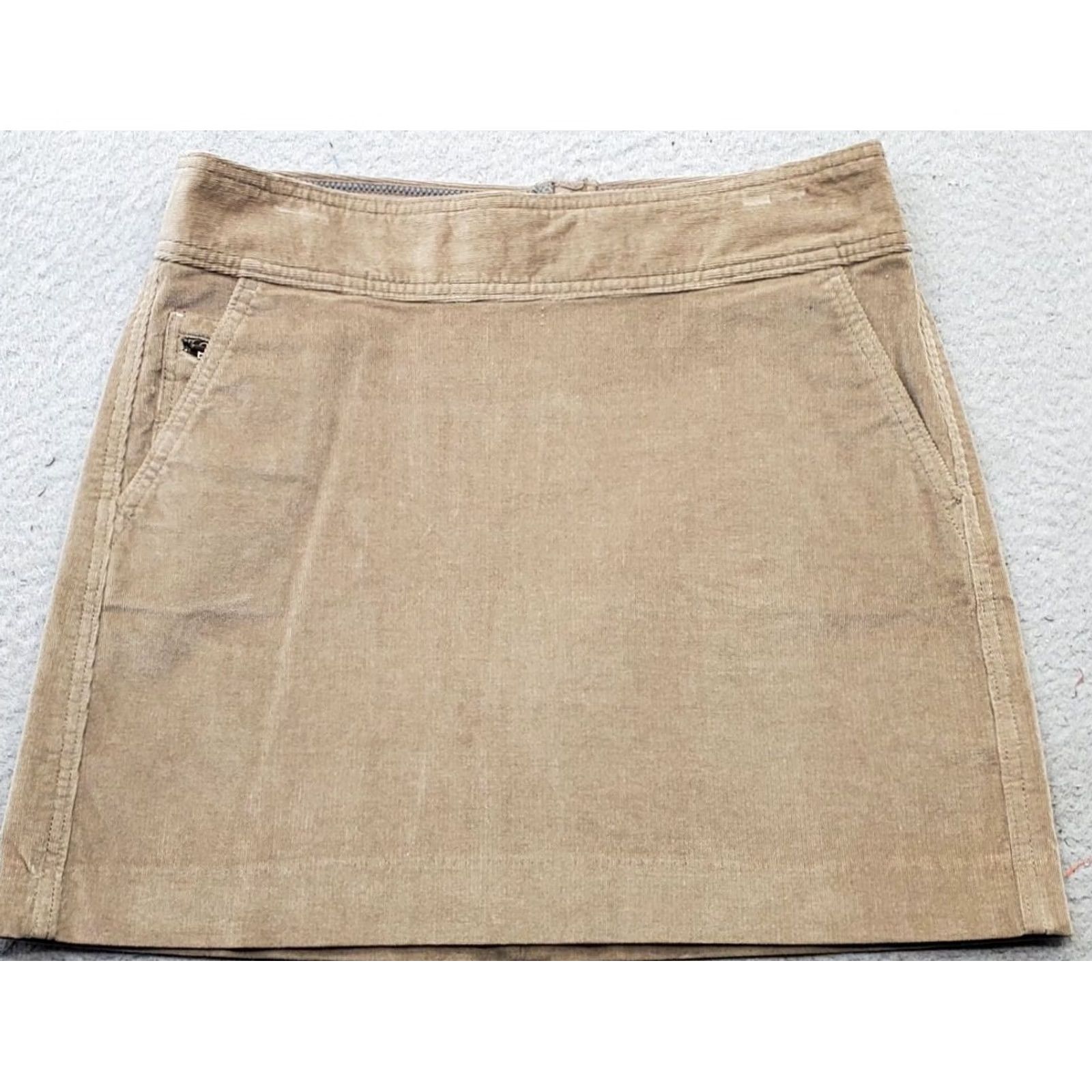 Banana Republic Banana Republic Skirt Womens 8 Corduroy Brown Stretch Pockets Pleated Back Mini Short Casual Vintage: No Size 30" / US 8 / IT 44 - 2 Thumbnail