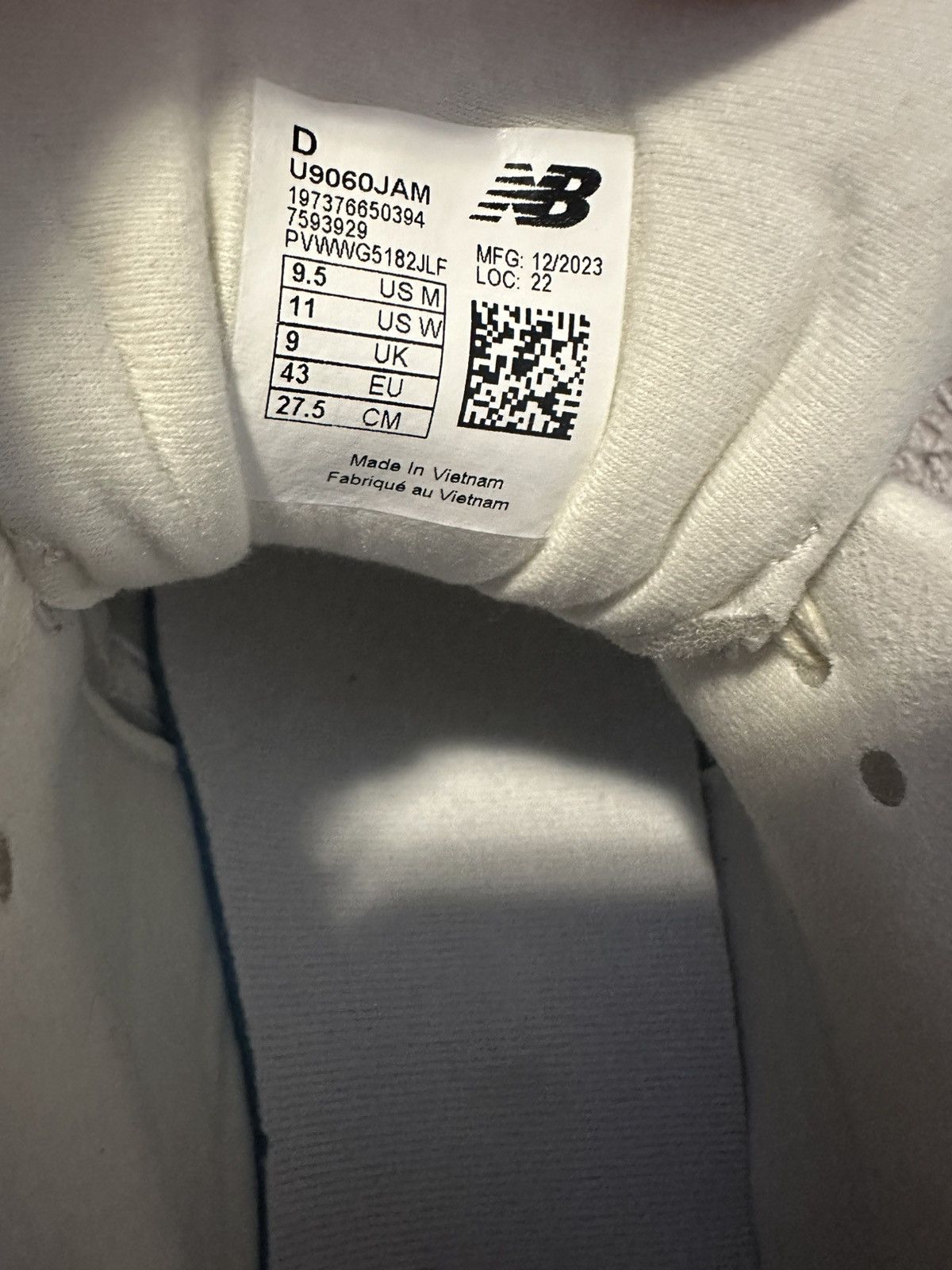 New Balance New Balance 9060 Sea Salt Brown Size US 9.5 / EU 42-43 - 8 Thumbnail