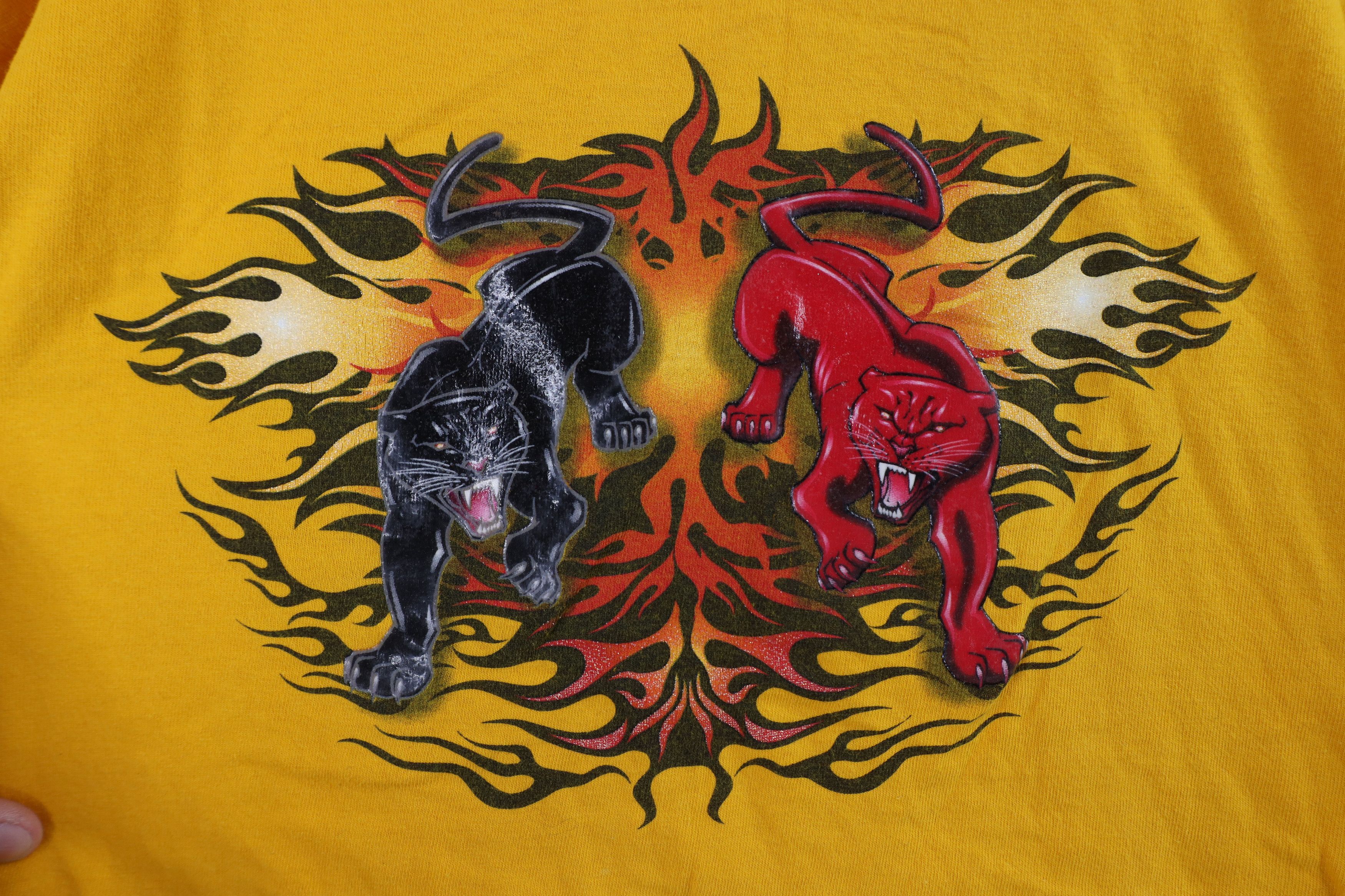 Vintage Vintage 90s Y2K Streetwear Tribal Fire Flames T-Shirt Size US S / EU 44-46 / 1 - 4 Thumbnail