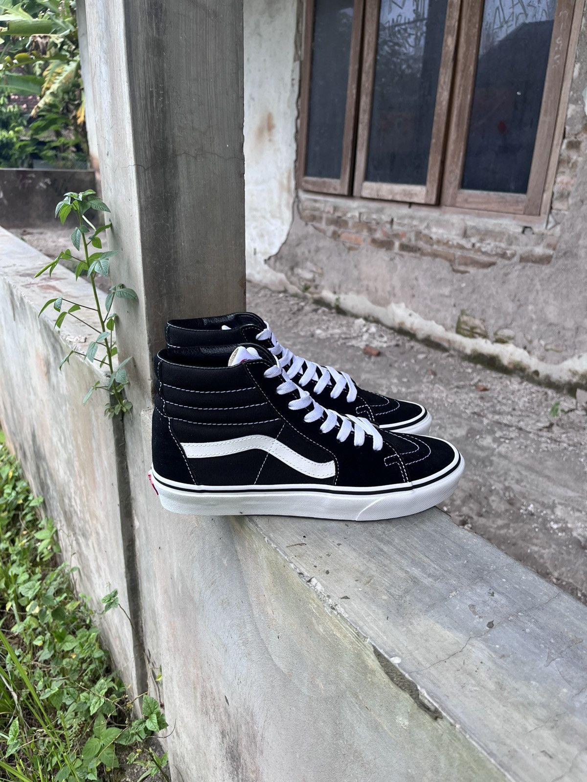 Vans Vans Sk8 HI Bw Classic Size US 7.5 / EU 40-41 - 2 Thumbnail