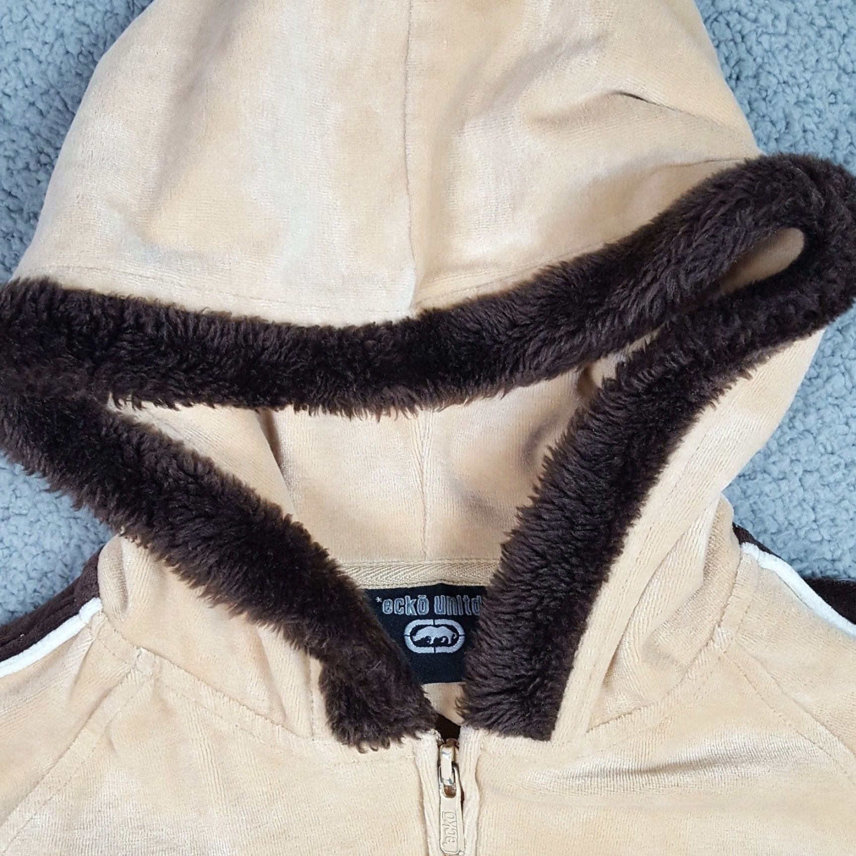 Ecko Unltd. VINTAGE Ecko Unltd Velour Hooded Zip Jacket Women's 2XL Beige 90s Grunge Retro Punk Streetwear Velvet Size XXL / US 16-18 / IT 52-54 - 3 Thumbnail