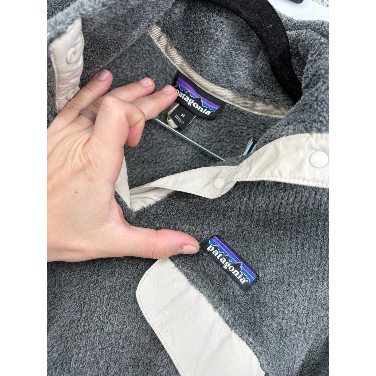 Patagonia Patagonia Gray Fleece Snap T Pullover Women's Size M Size M / US 6-8 / IT 42-44 - 3 Thumbnail