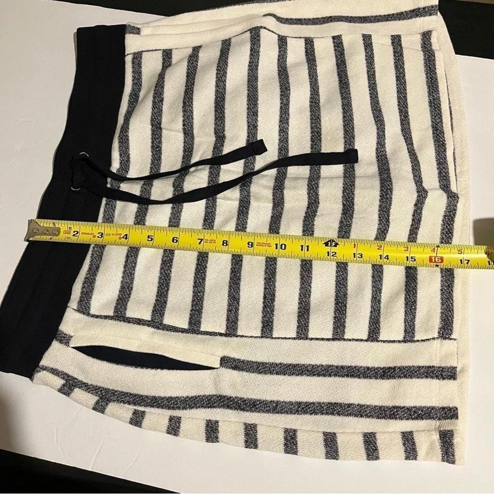 Jones New York Jones New York Drawstring Waist Striped Mini Skort Size 28" / US 6 / IT 42 - 8 Thumbnail