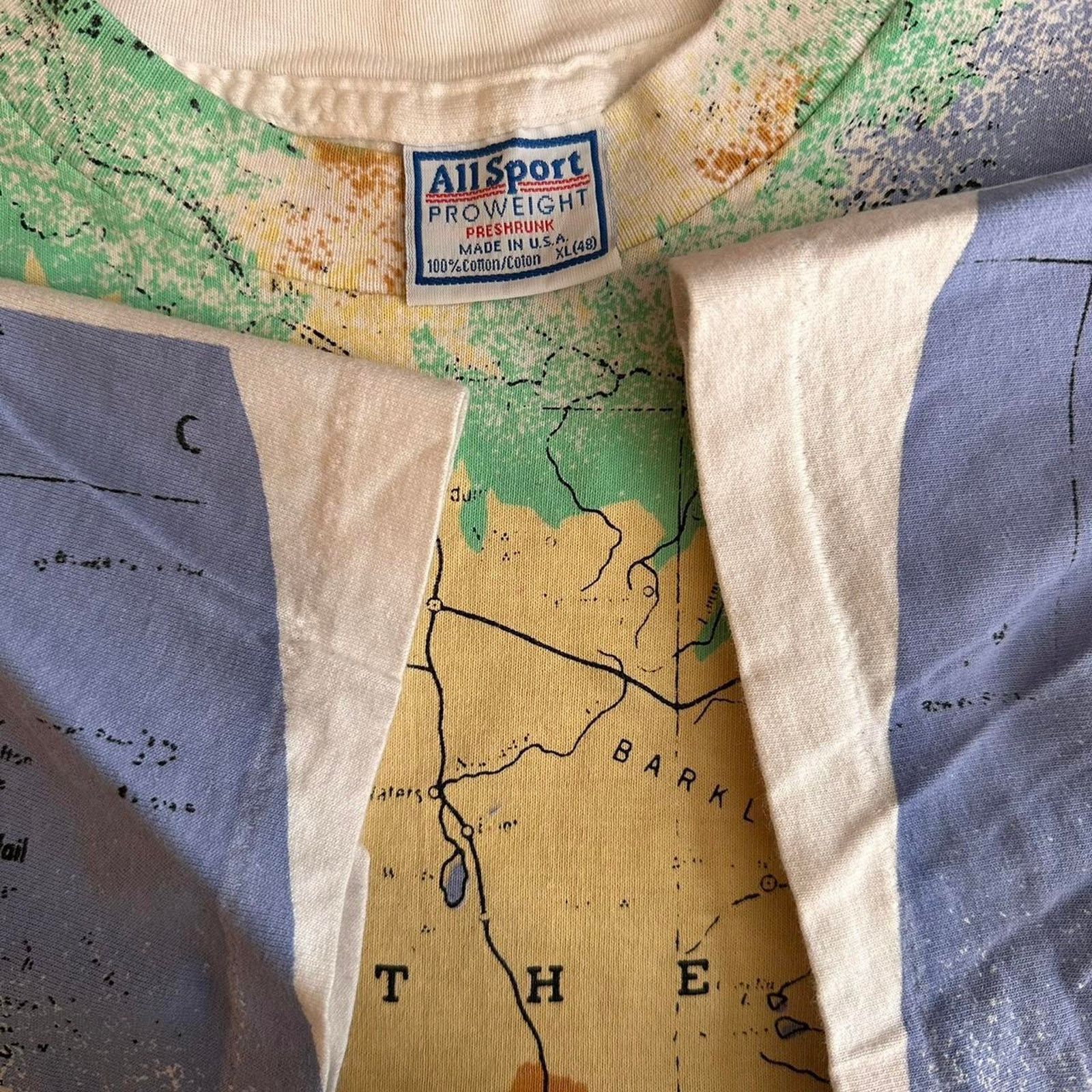 Vintage Vintage Australia Map Shirt Size US XL / EU 56 / 4 - 7 Thumbnail