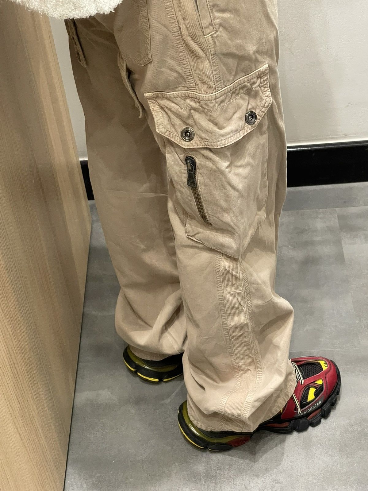 Dolce & Gabbana AW03 Archive Dolce & Gabbana Cargo Beige Pants Size US 34 / EU 50 - 11 Thumbnail