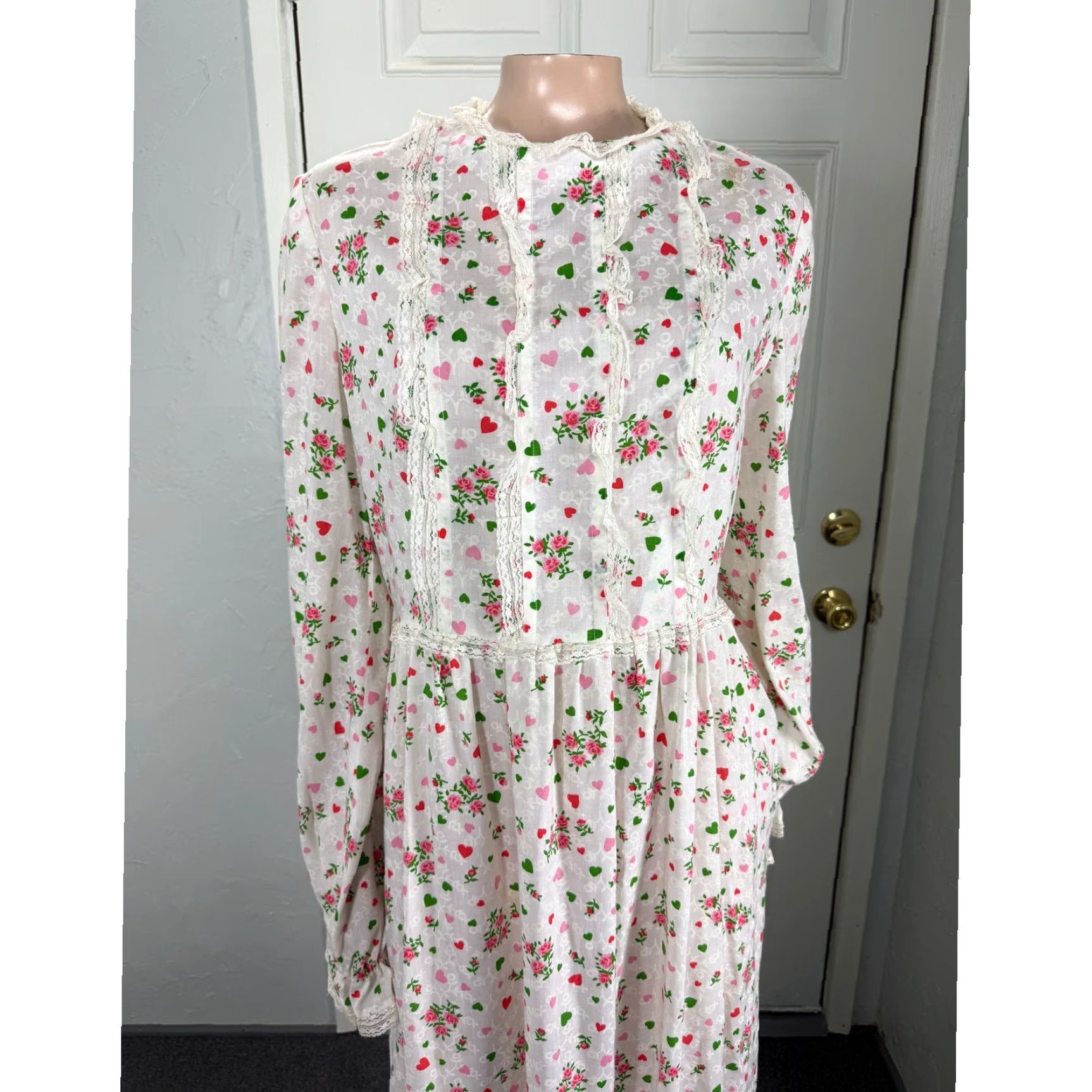 Vintage VINTAGE Handmade 70s Dress Bohemian Maxi Cotton Long sleeve White 38" Bust 30" Waist 57" Shoulder to Hem S/M Womens Size S / US 4 / IT 40 - 2 Thumbnail