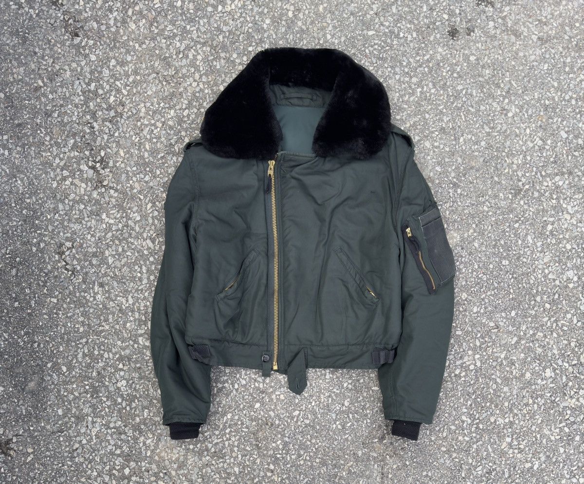 Vintage 1971 Vintage Military Pilot Jacket / Cropped Fit Size US L / EU 52-54 / 3 - 1 Thumbnail