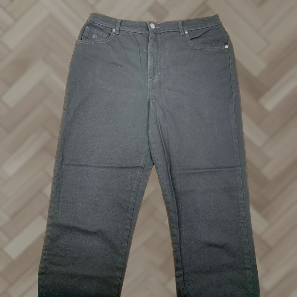 Gloria Vanderbilt Gloria Vanderbilt Amanda Jeans Womens 14 Black Denim Straight Regular Rise High 29.5in Belt Loops Pockets Zip Button Size 36" / US 14 / IT 50 - 1 Thumbnail