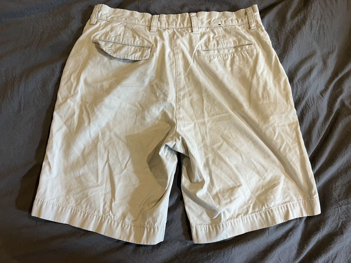 Banana Republic Banana Republic Vintage Fit Flat Front Khaki Shorts Size US 32 / EU 48 - 2 Thumbnail