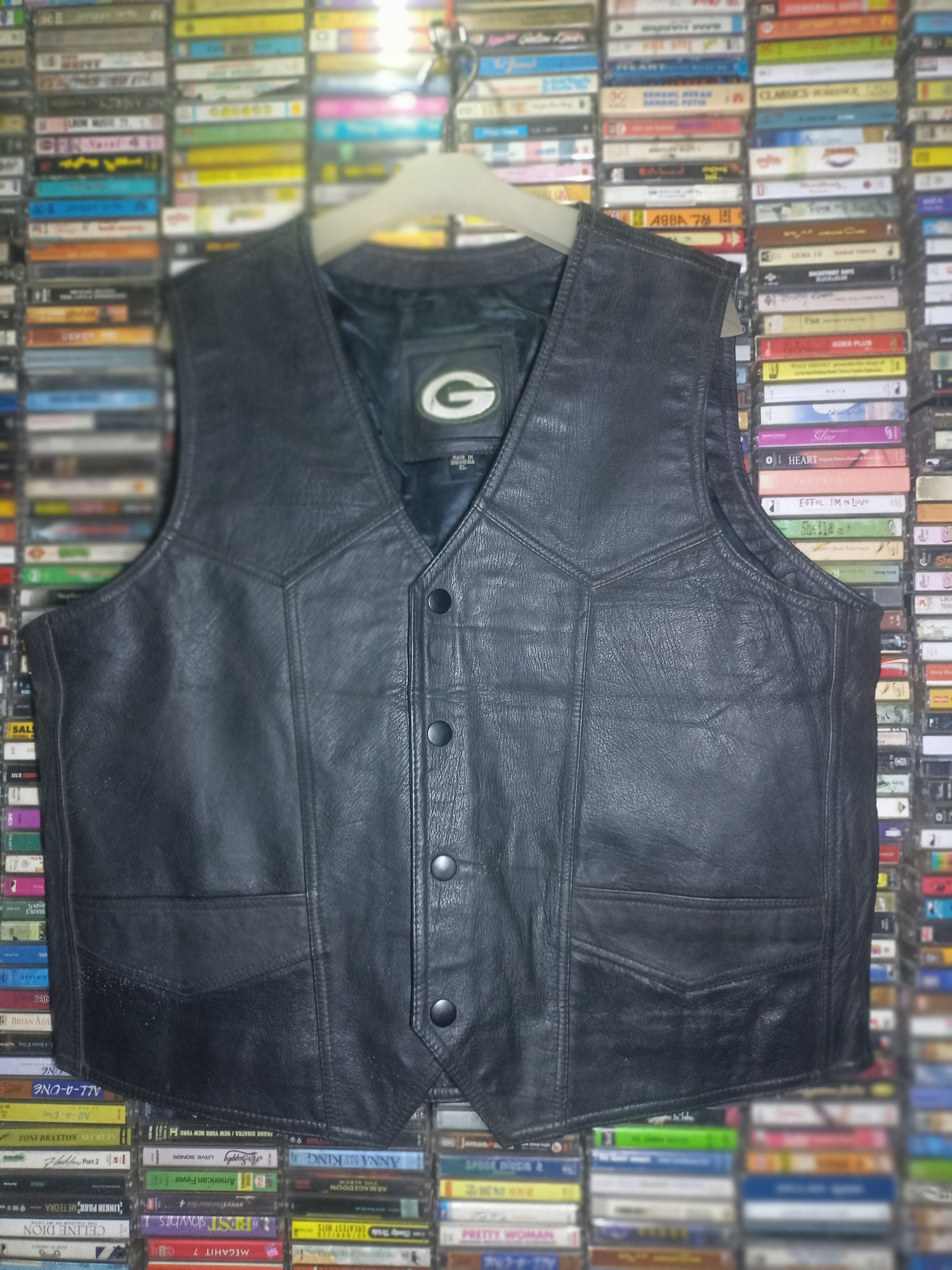 Vintage Vintage leather vest green bay packers Size US XL / EU 56 / 4 - 1 Thumbnail