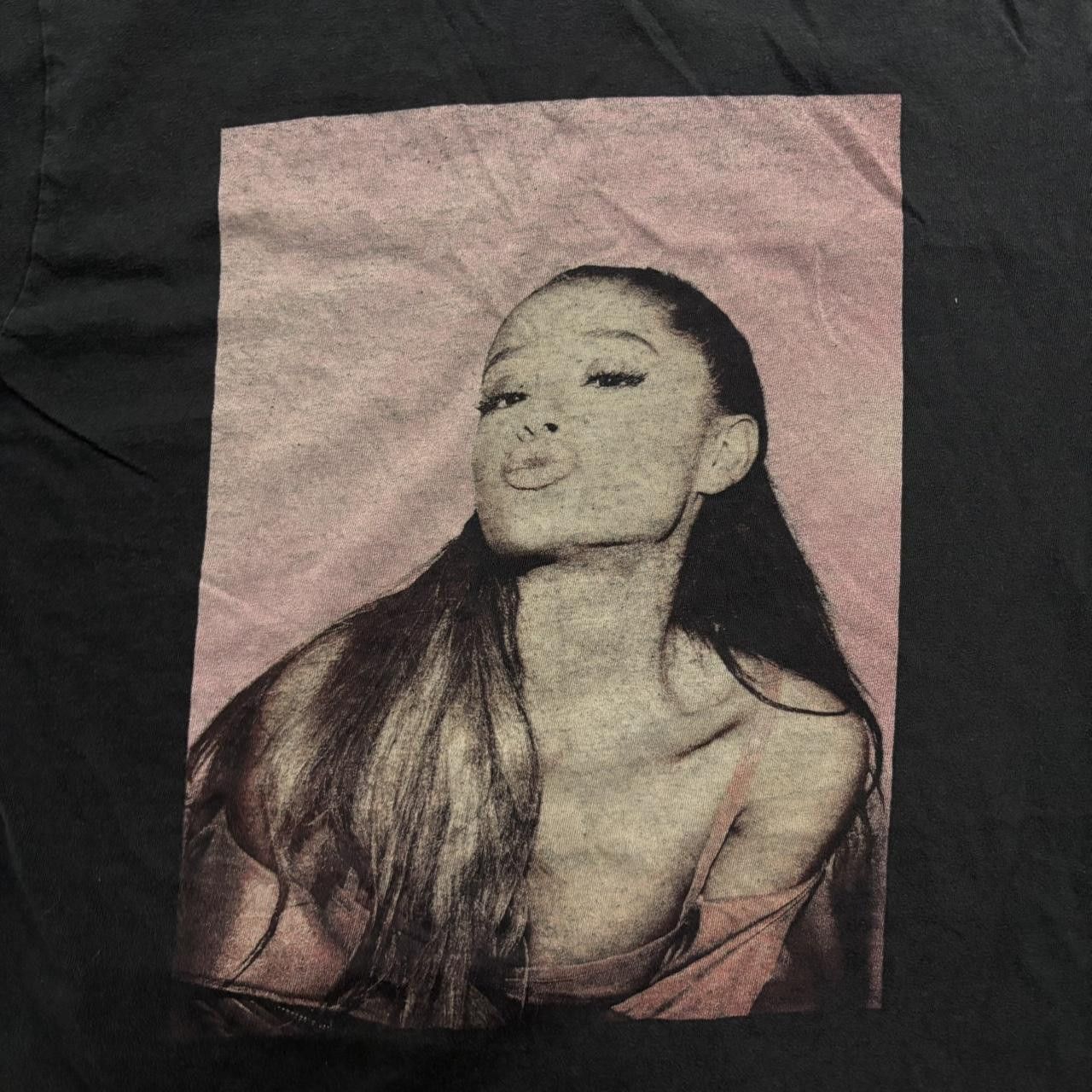 Vintage Crazy Vintage Y2K/2000s Ariana Grande Dangerous Woman Tour Tee! Size S / US 4 / IT 40 - 4 Thumbnail