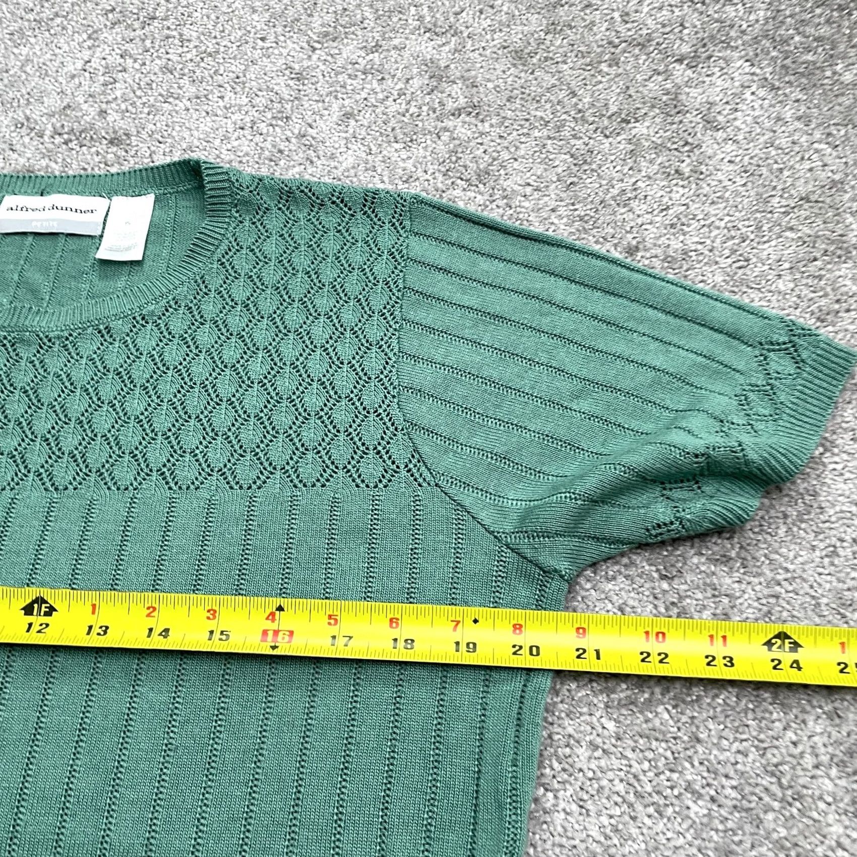Vintage Alfred Dunner Knit Top Womens Petite PL Green Crew Neck Short Sleeve Casual Sweater Acrylic Size L / US 10 / IT 46 - 7 Thumbnail