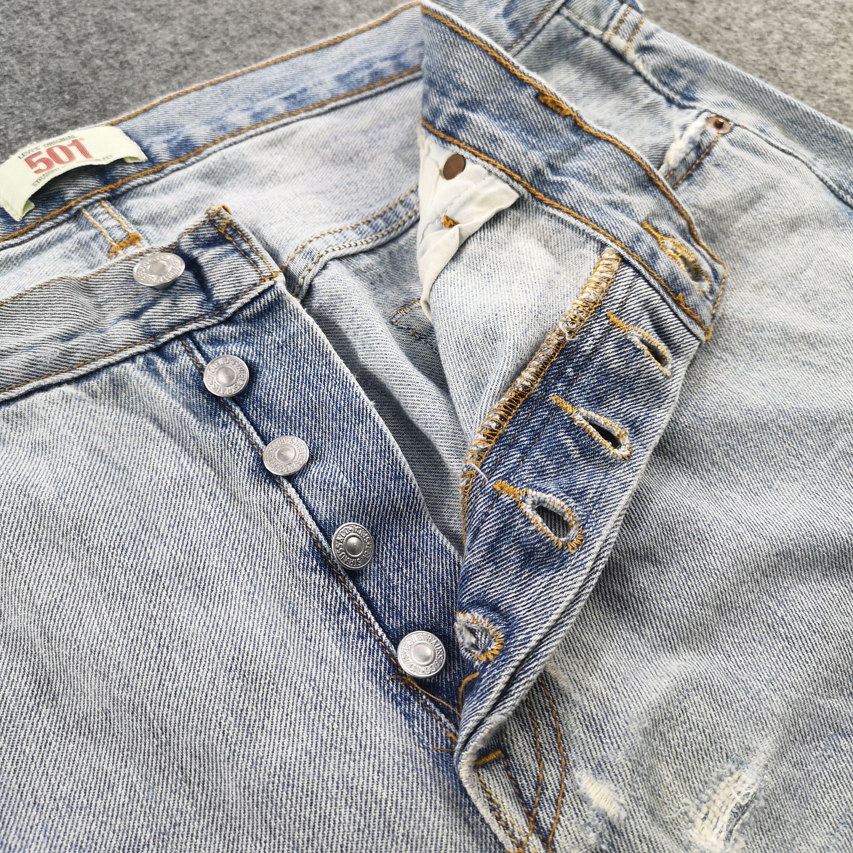 Levi's × Vintage Vintage Light Wash Levis 501 Jeans- JM1067 Size US 36 / EU 52 - 8 Thumbnail