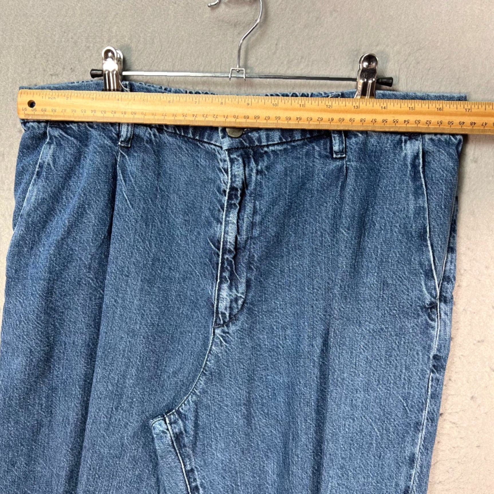Uniqlo Uniqlo Womens XL Denim Straight Leg Jeans 31 in Inseam Blue Cotton Linen Lyocell Pants Men's? Size 40" / US 18 - 4 Thumbnail