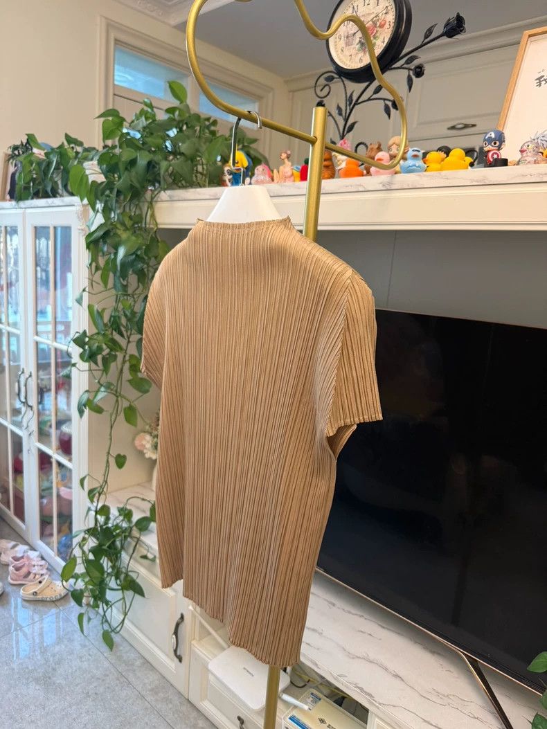 Issey Miyake Issey Miyake size:3 Golden pleated short-sleeved shirt Size XS / US 0-2 / IT 36-38 - 6 Thumbnail