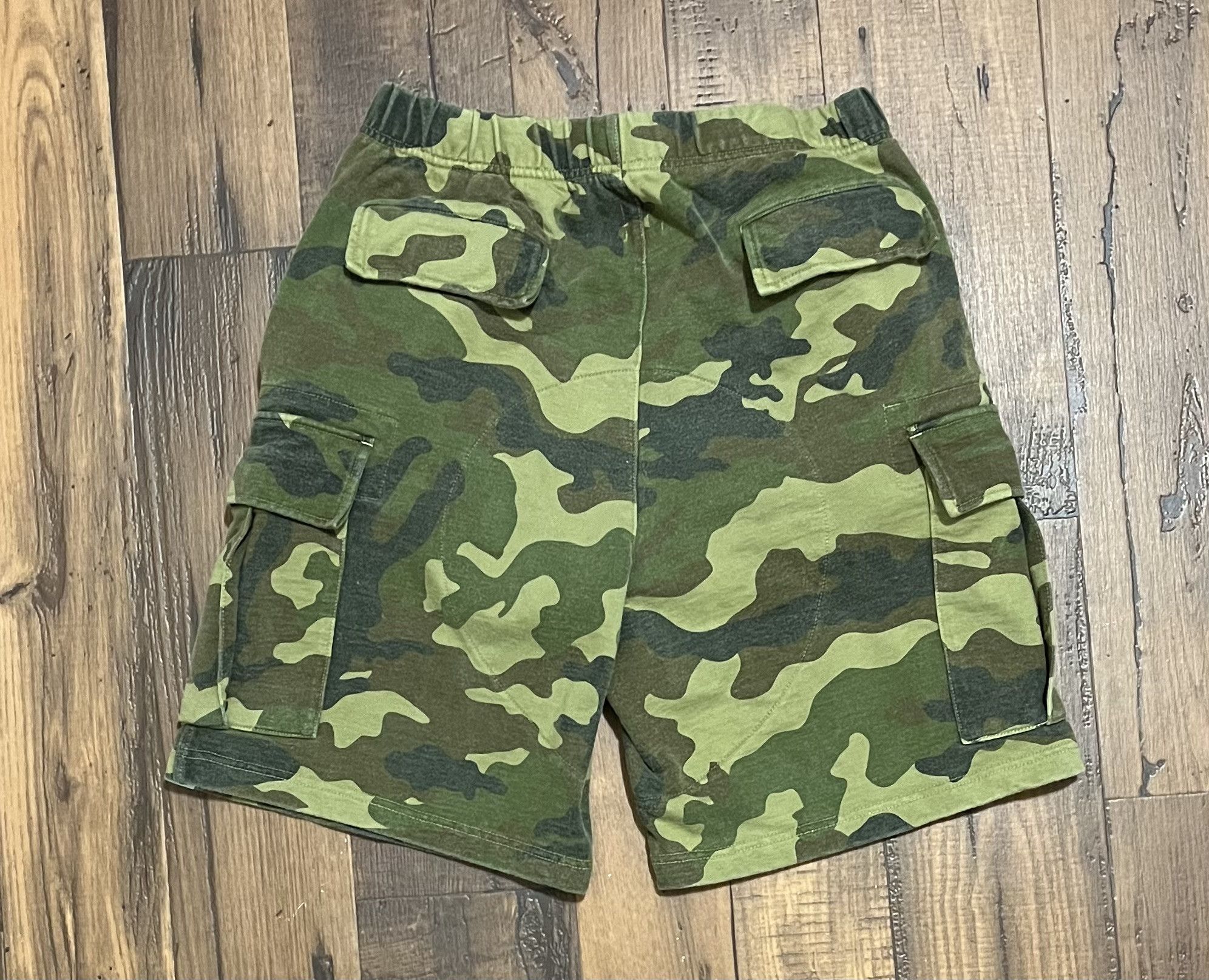 Bape Bape Camo Sweat Shorts Size US 32 / EU 48 - 2 Thumbnail