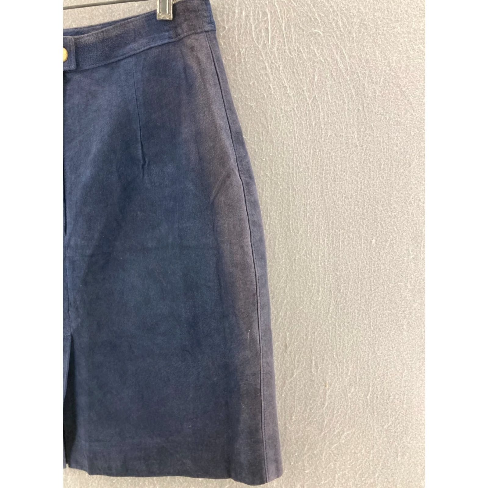 Vintage VINTAGE Rock Creek Suede Leather Skirt Womens 6 Knee Length A-Line Blue 100% Genuine Leather Skirt Rock Womens Size 28" / US 6 / IT 42 - 6 Thumbnail