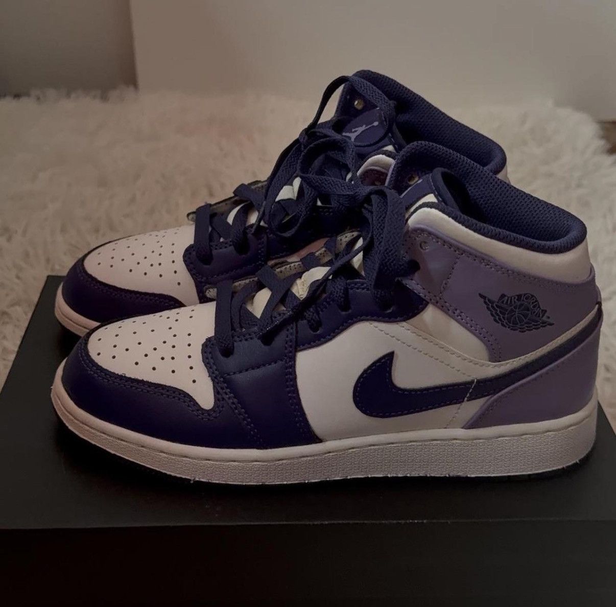Nike Sky J Purple Air Jordan 1 Mid (GS) Size US 5.5 / EU 38 - 1 Thumbnail