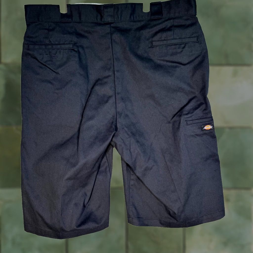 Dickies Dickies Men’s Work Shorts 42 Black Loose Fit Flat Front Zip Fly Workwear Size US 42 / EU 58 - 1 Thumbnail