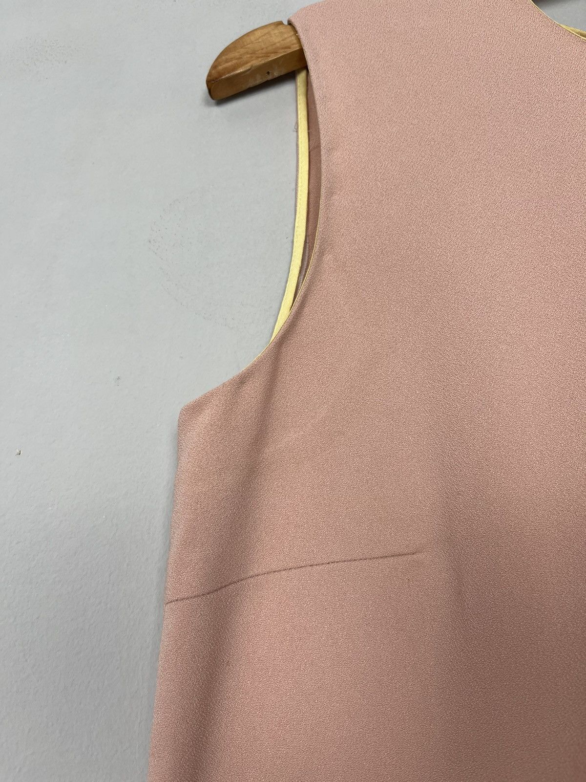 Fendi Fendi Luxury Acetate/Viscose Suit (Top + Pants) Madein Italy Size 27" / US 4 / IT 40 - 14 Thumbnail