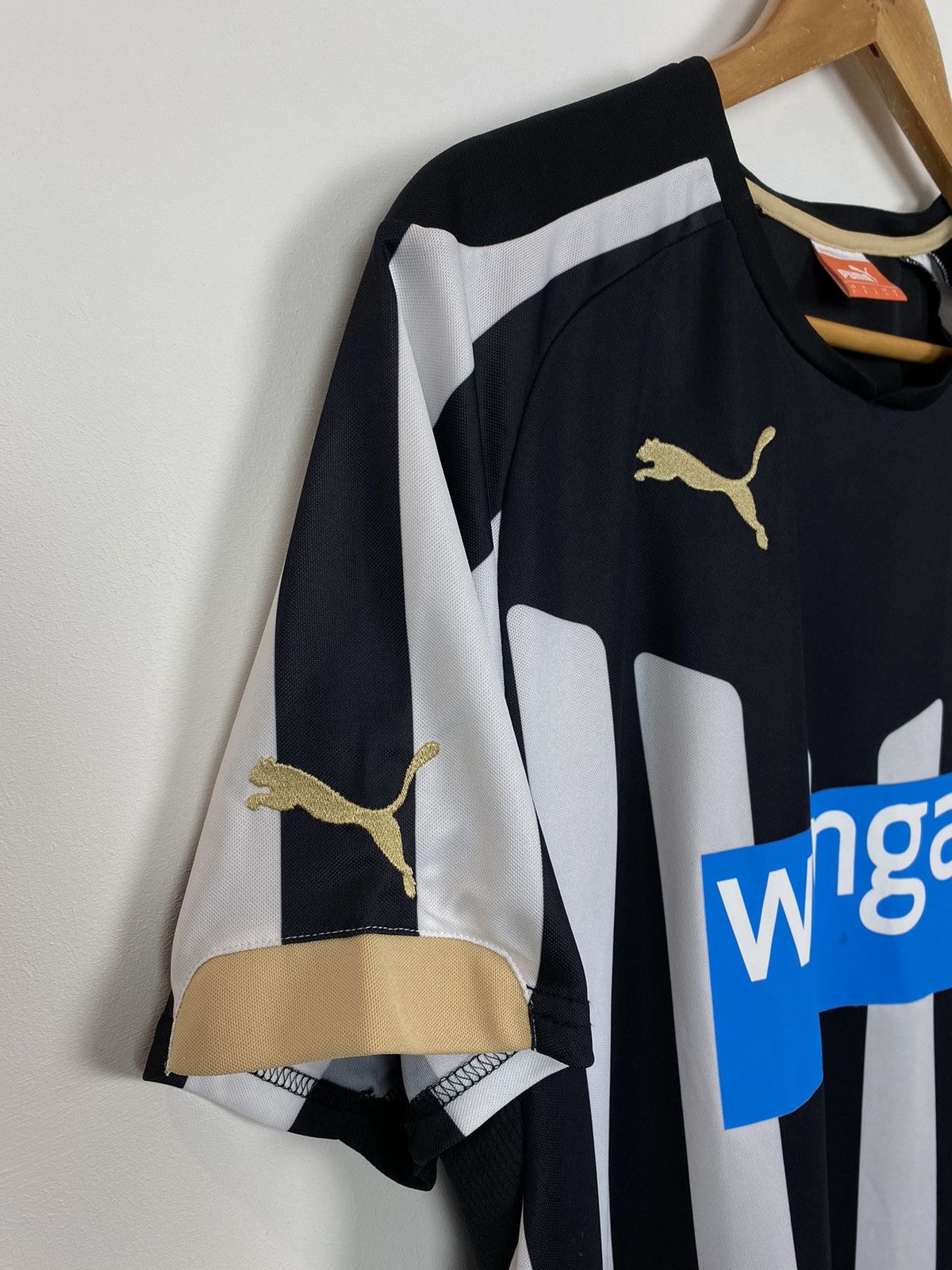 Adidas Puma Newcastle United Home Football Shirt Jersey Size L Top Size US L / EU 52-54 / 3 - 8 Thumbnail