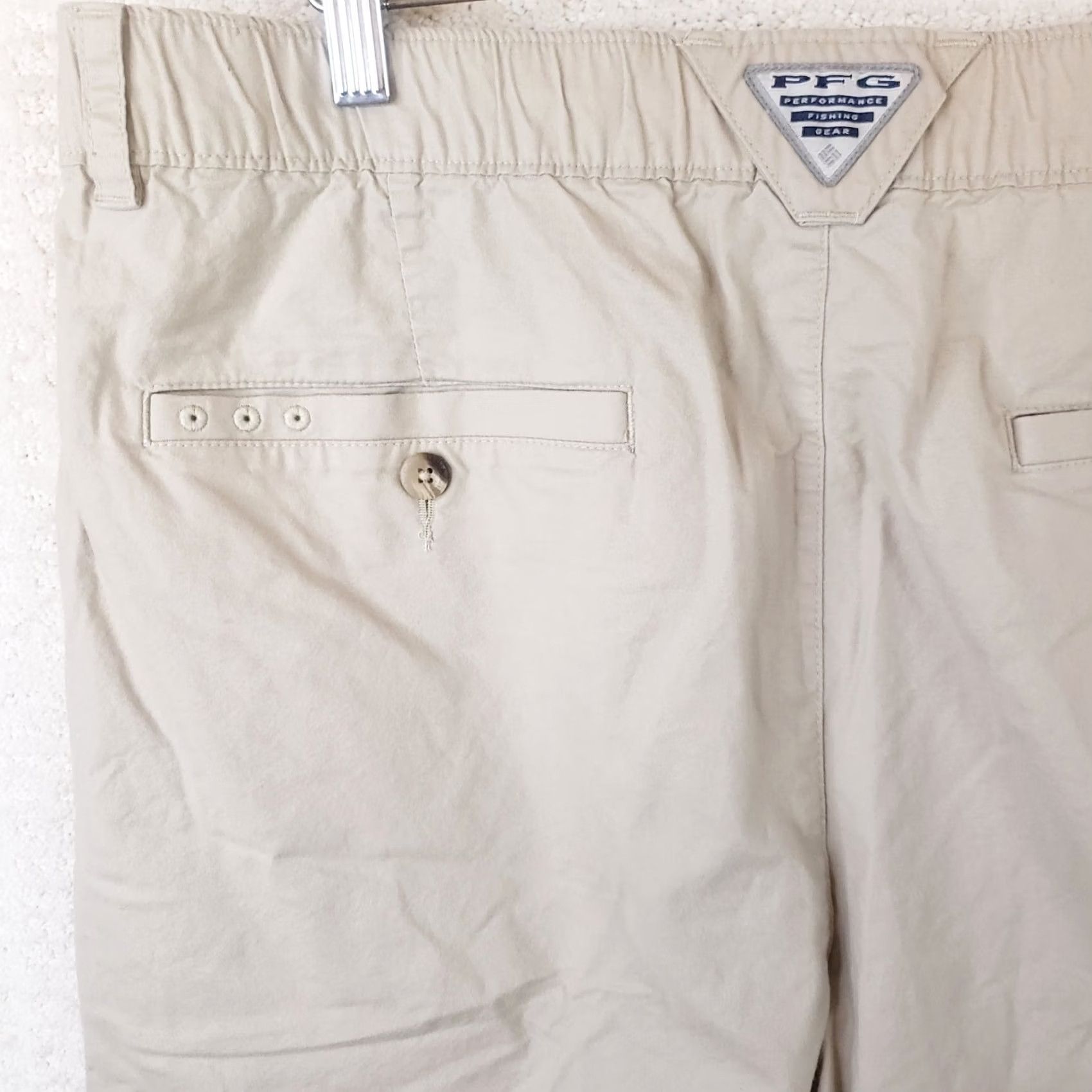 Vintage VINTAGE? No. The Columbia PFG Shorts Mens 38 Beige Cotton Spandex Quick Dry Cargo Pocket Flat Front Zip Sail? Size US 38 / EU 54 - 6 Thumbnail