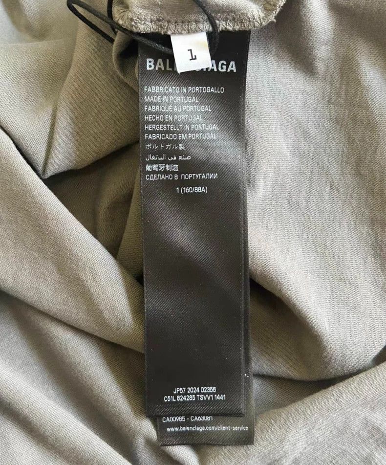 Balenciaga Balenciaga Dark Gray Washed Hole Short Sleeve T-Shirt Size US S / EU 44-46 / 1 - 4 Thumbnail