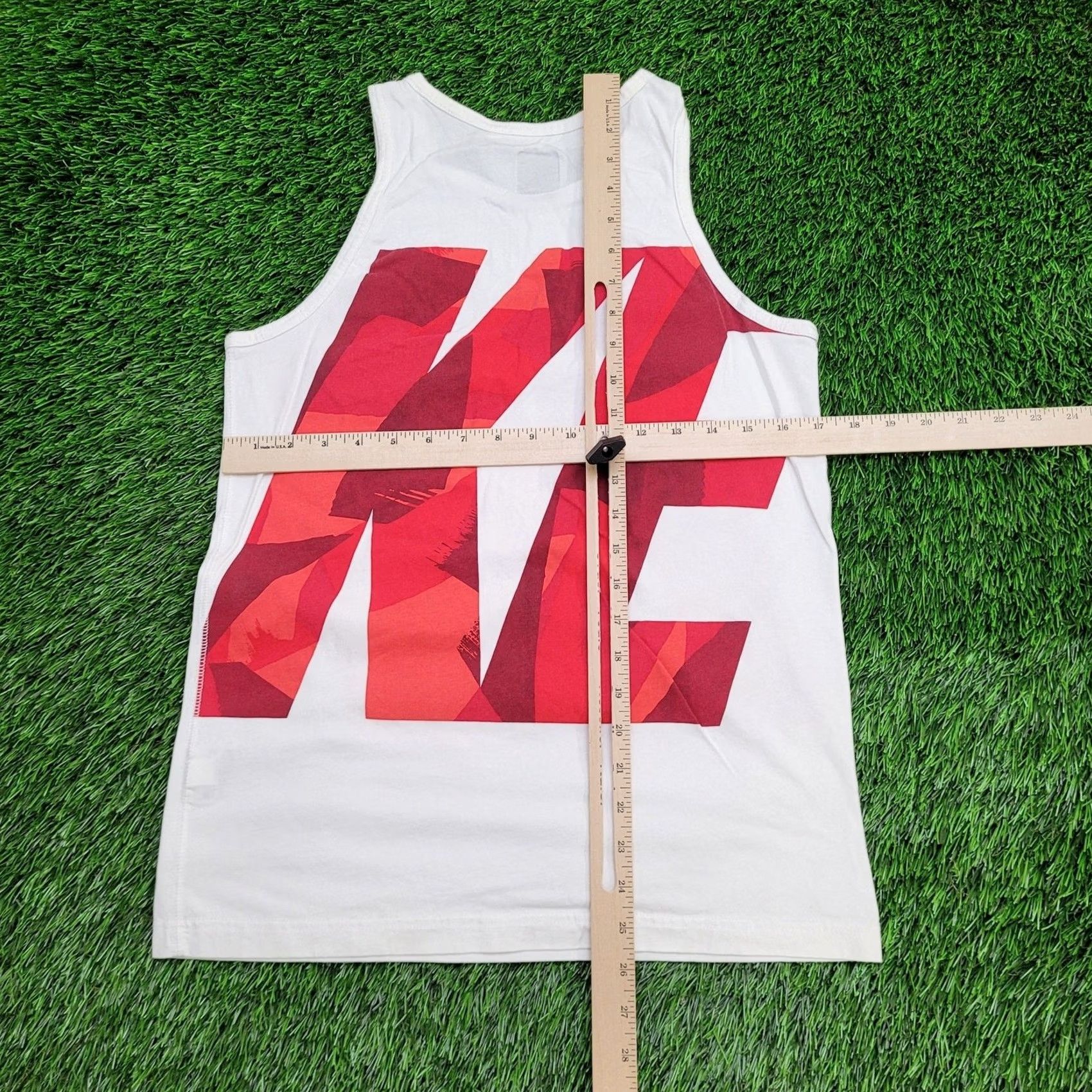 Nike NIKE Swoosh Tank-Top Teens XL White Spellout Size US XL / EU 56 / 4 - 3 Thumbnail