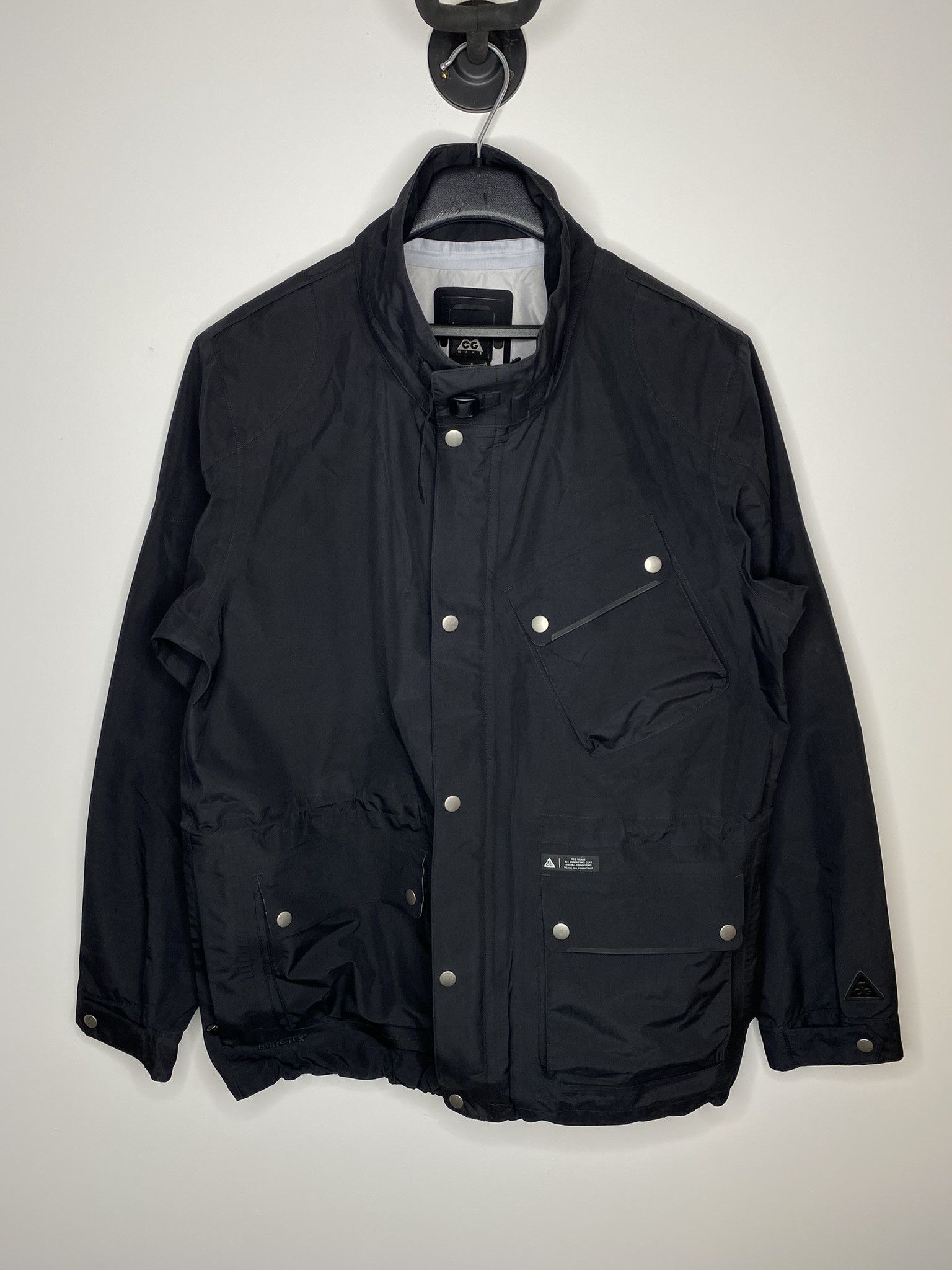 Nike ACG NIKE ACG MEANS ALL CONDITIONS GEAR GORE-TEX JACKET SIZE L Size US L / EU 52-54 / 3 - 1 Thumbnail