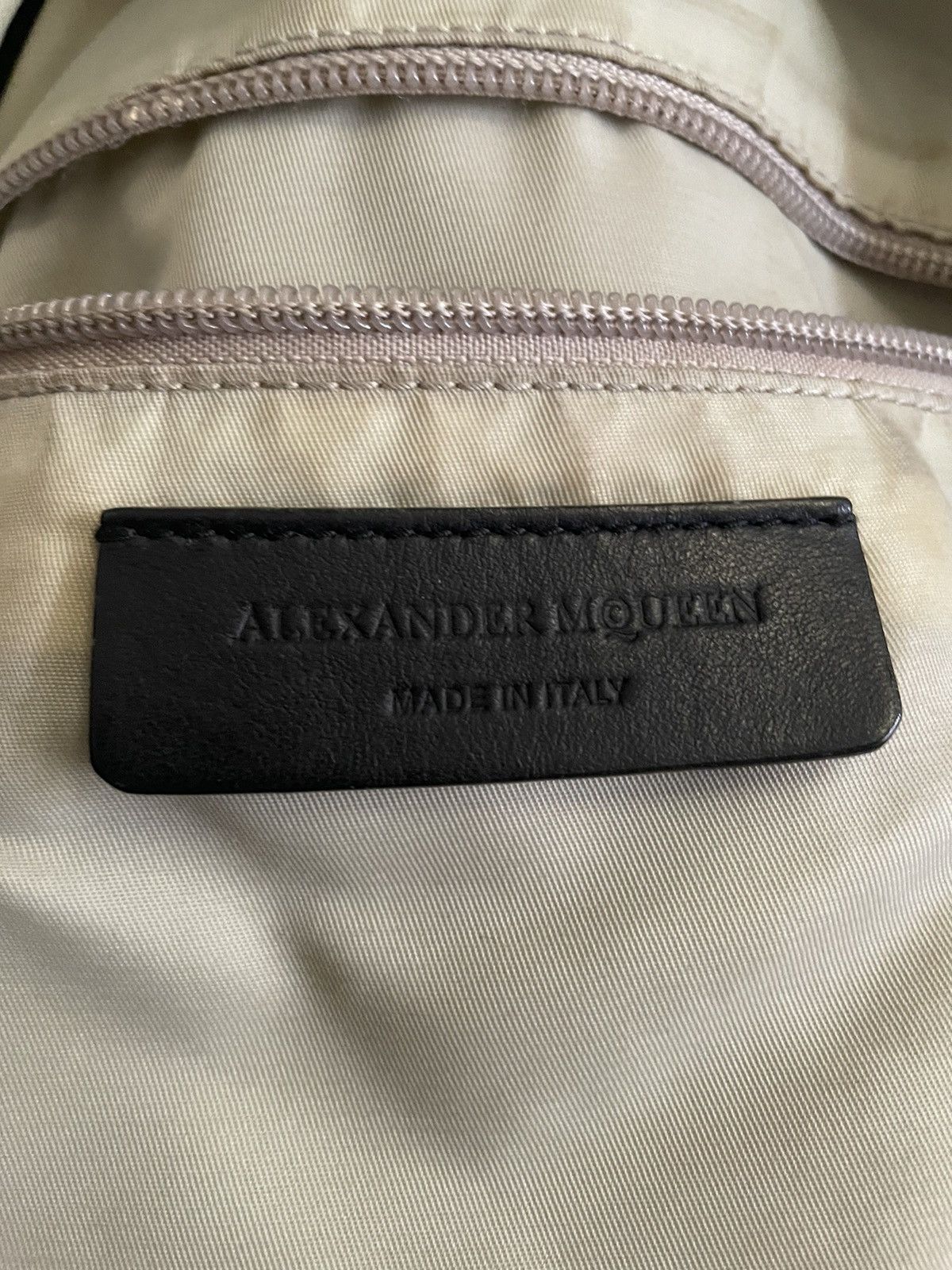 Alexander McQueen Alexander McQueen AW17 Embroidered Skull Backpack Size ONE SIZE - 7 Thumbnail