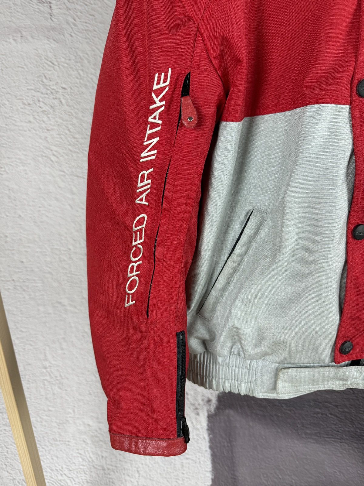 Vintage Triumph Motorcycles TT 600 vintage biker protection jacket Size US S / EU 44-46 / 1 - 5 Thumbnail