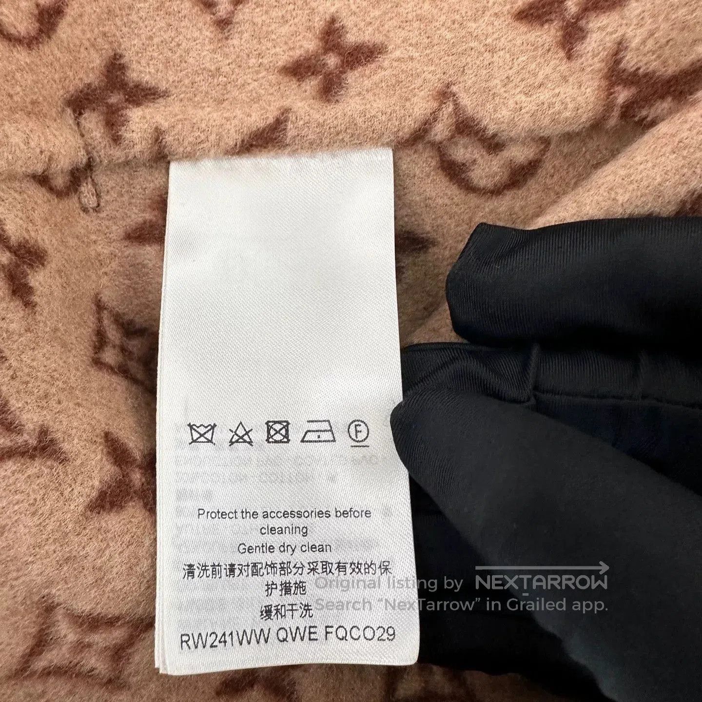 Louis Vuitton Louis Vuitton FW24 Wrap Belted Cashmere Coat. Size US S / EU 44-46 / 1 - 5 Thumbnail