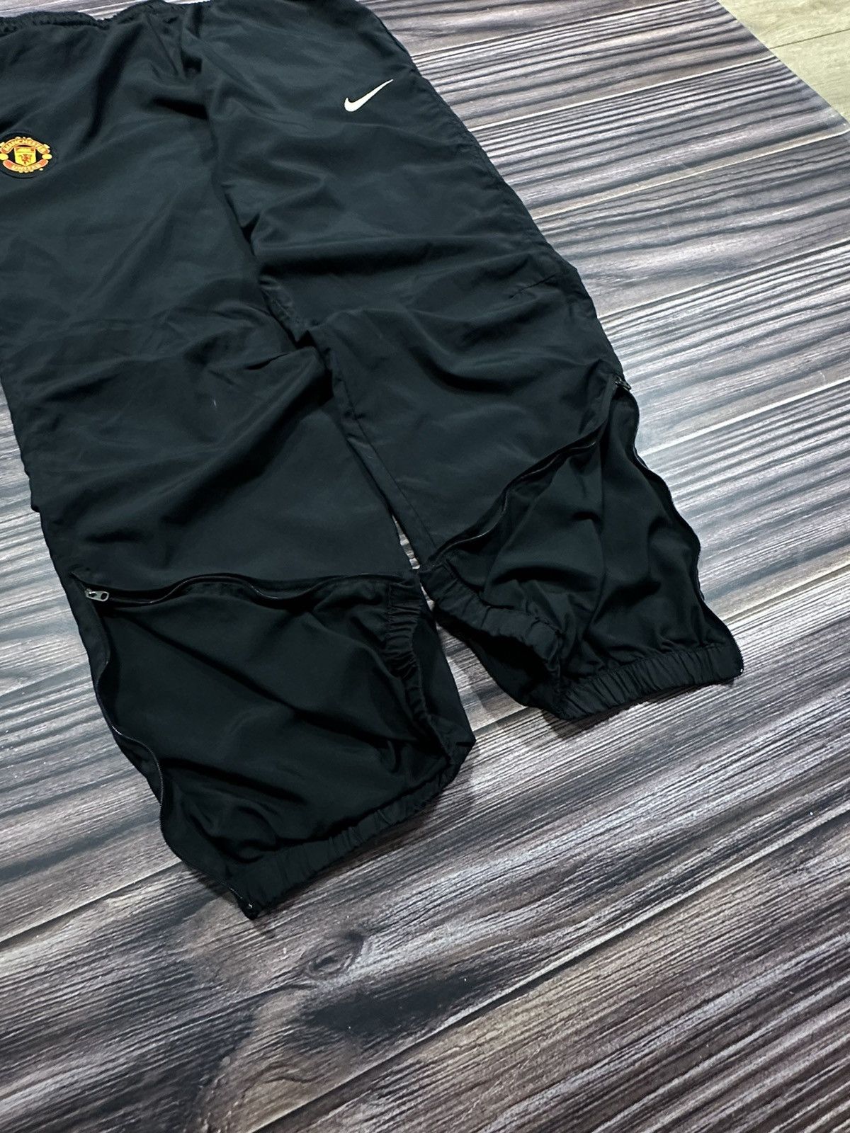 Nike × Vintage Vintage Nylon Pants Nike Soccer football Manchester United Size US 32 / EU 48 - 5 Thumbnail