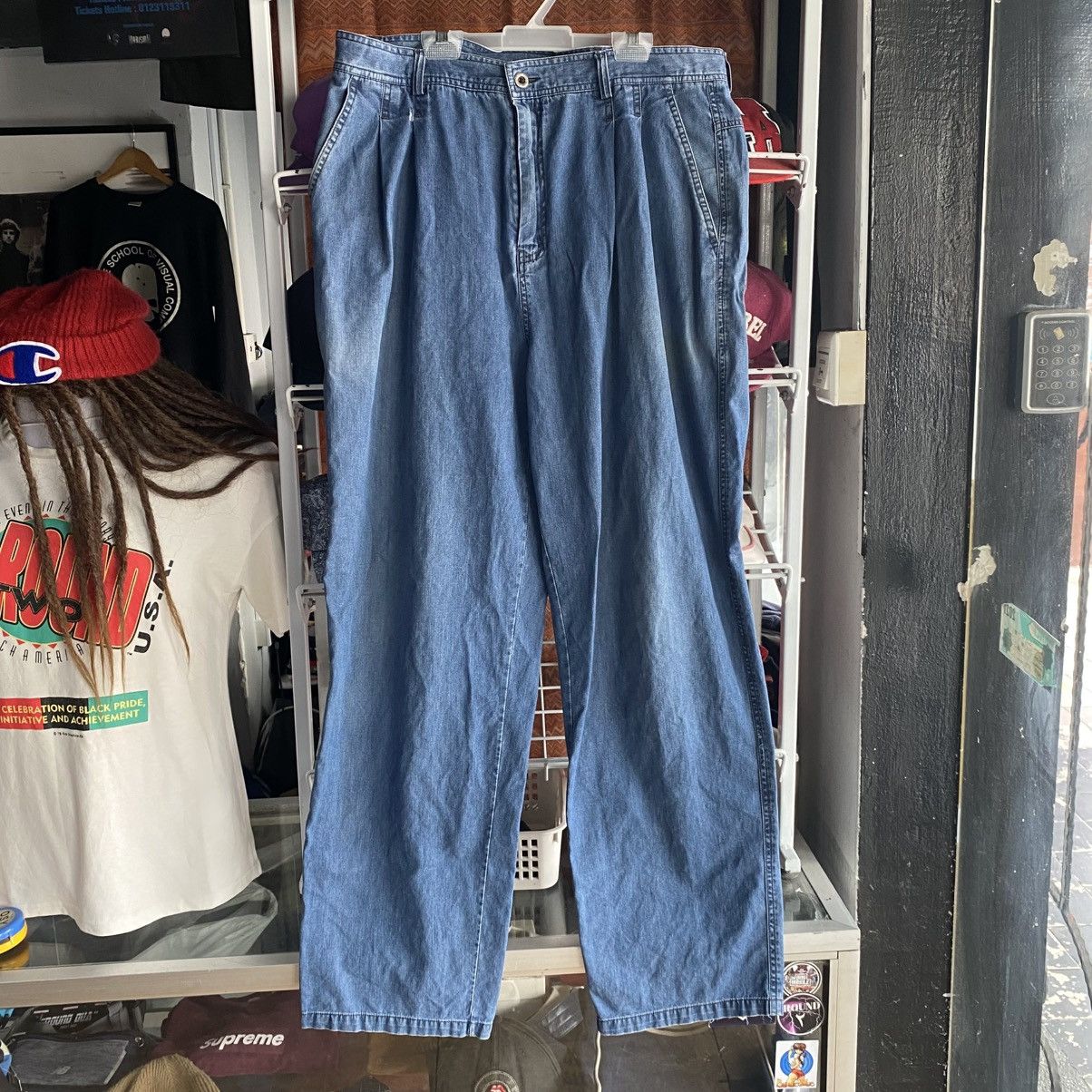 Versace Vintage Medusa logo Versace Classic V2 baggy jeans Size US 34 / EU 50 - 2 Thumbnail