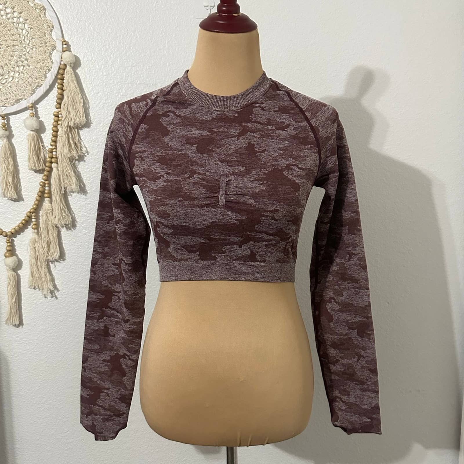 Gymshark Gymshark crop long sleeve Size L / US 10 / IT 46 - 1 Thumbnail